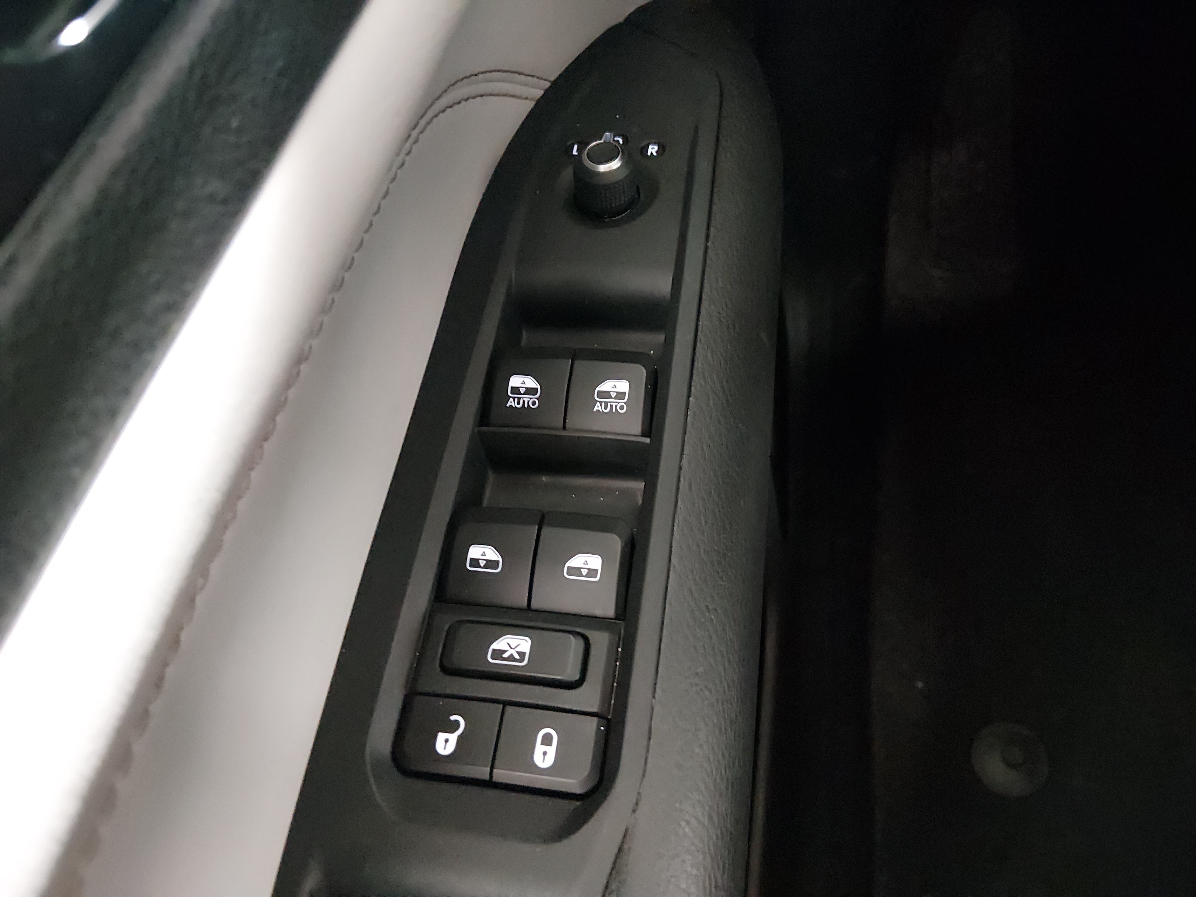 2025 Jeep Compass Limited - Photo 23