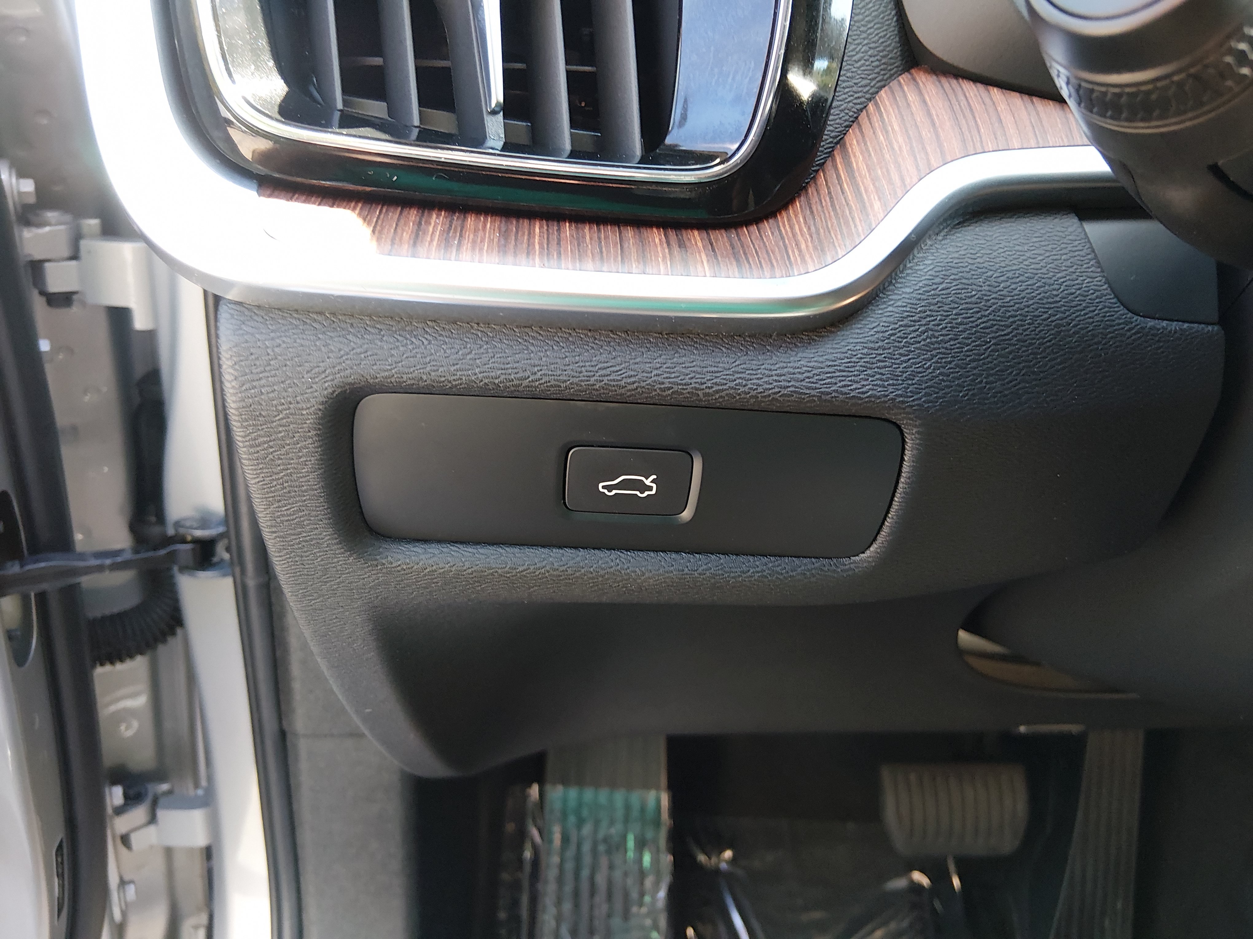2024 Volvo S60 Plus - Photo 13