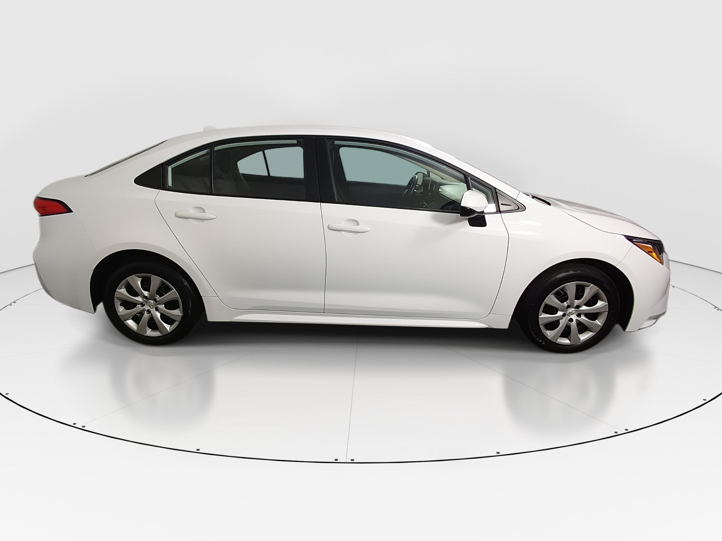 2024 Toyota Corolla LE - Photo 8