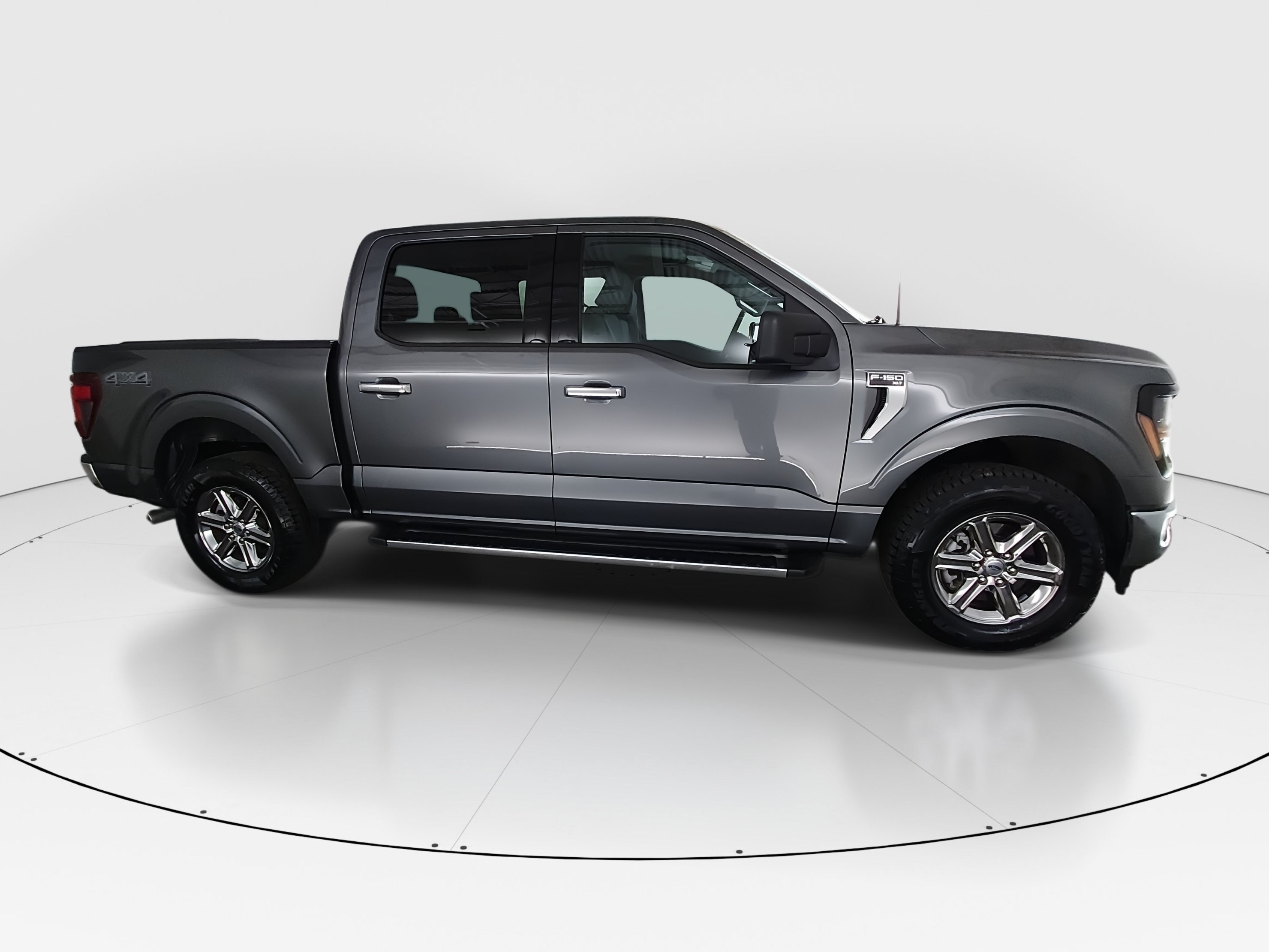 2025 Ford F-150 XLT - Photo 8