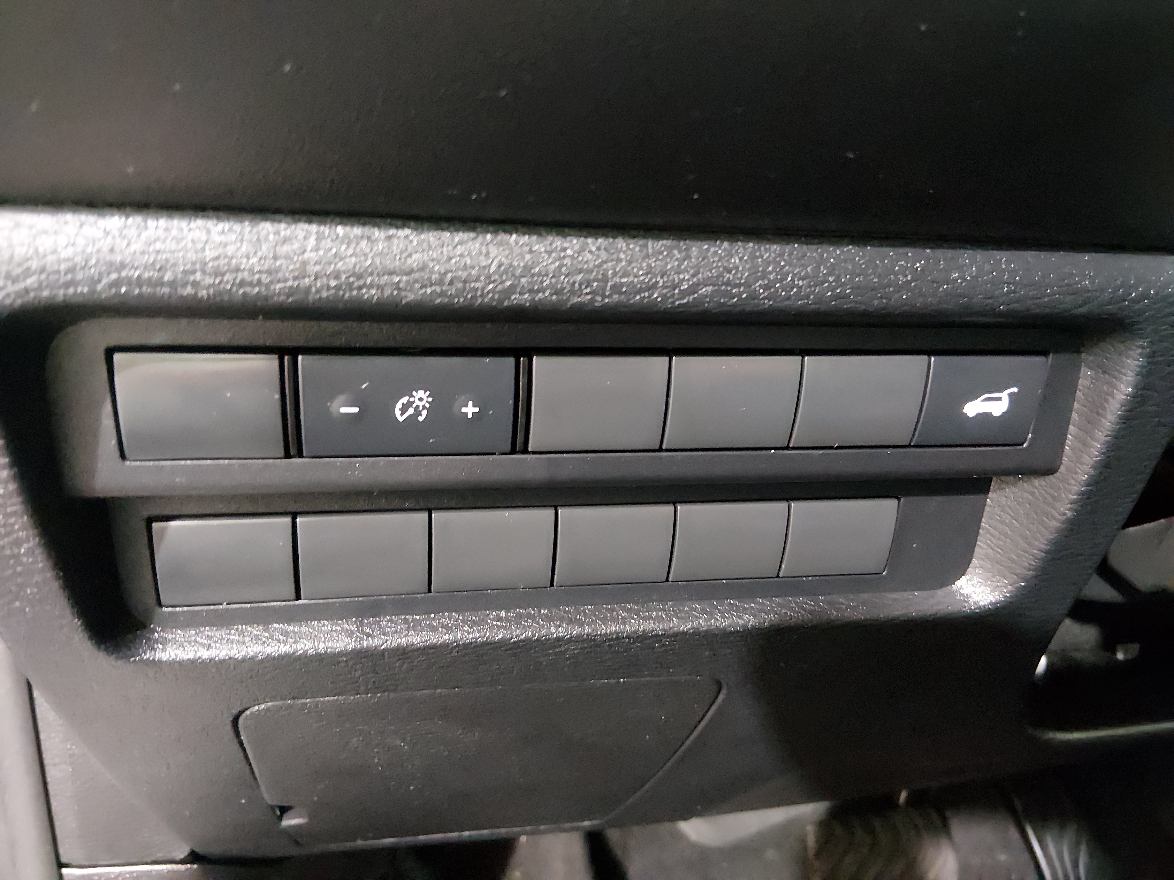 2025 Mitsubishi Outlander SE - Photo 13