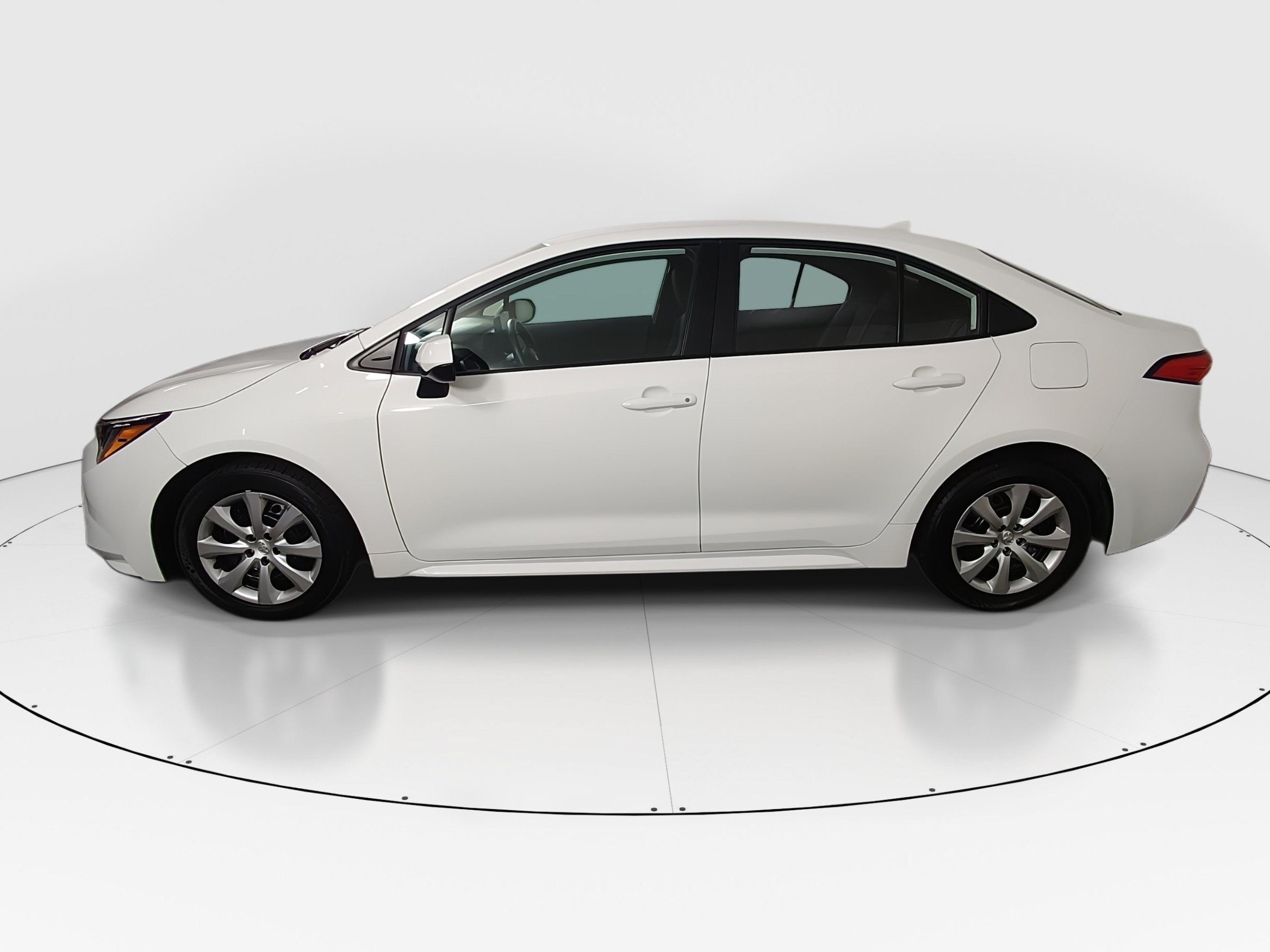 2024 Toyota Corolla LE - Photo 4