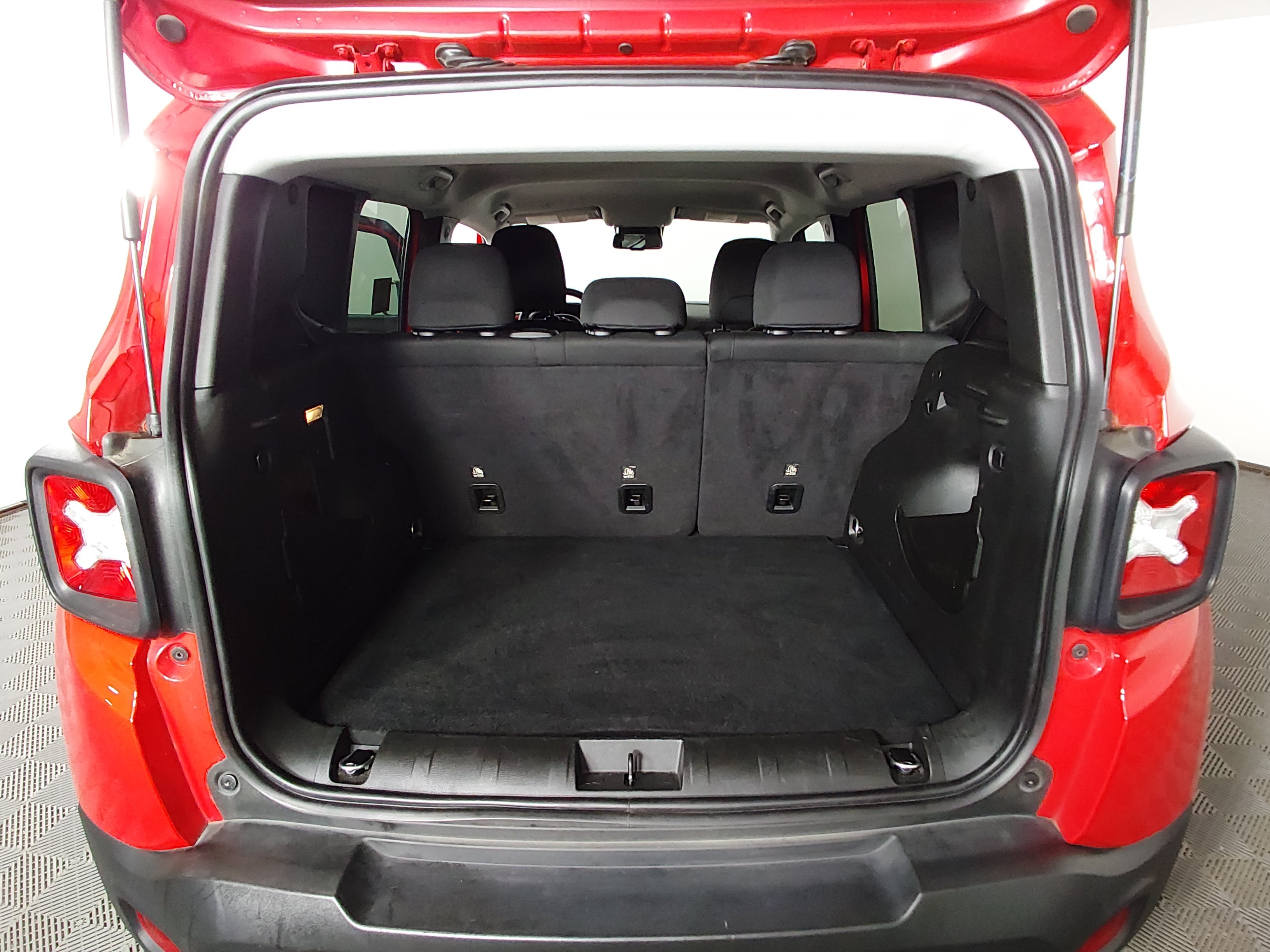 2023 Jeep Renegade Trailhawk - Photo 11
