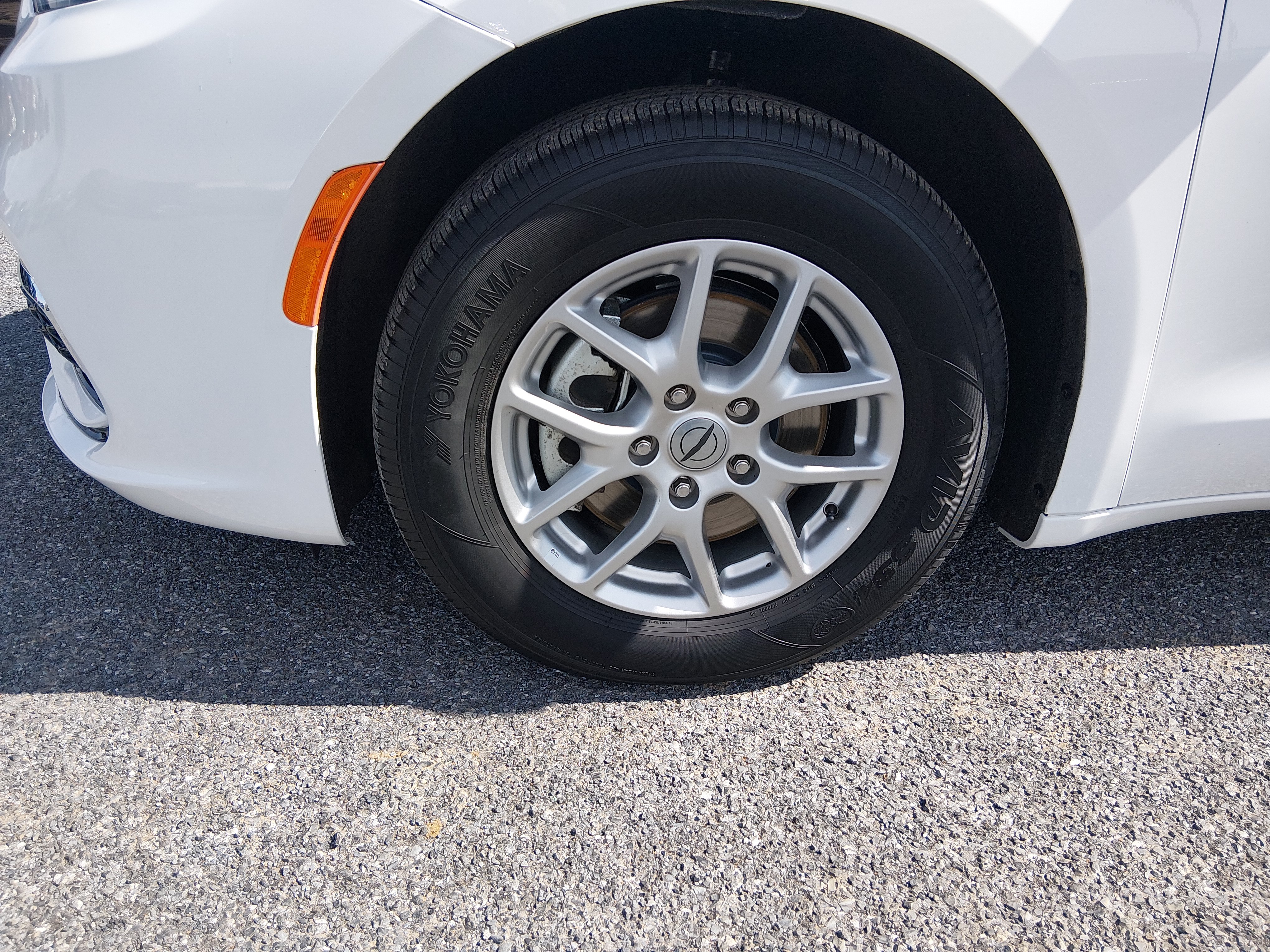 2024 Chrysler Pacifica Touring L - Photo 9
