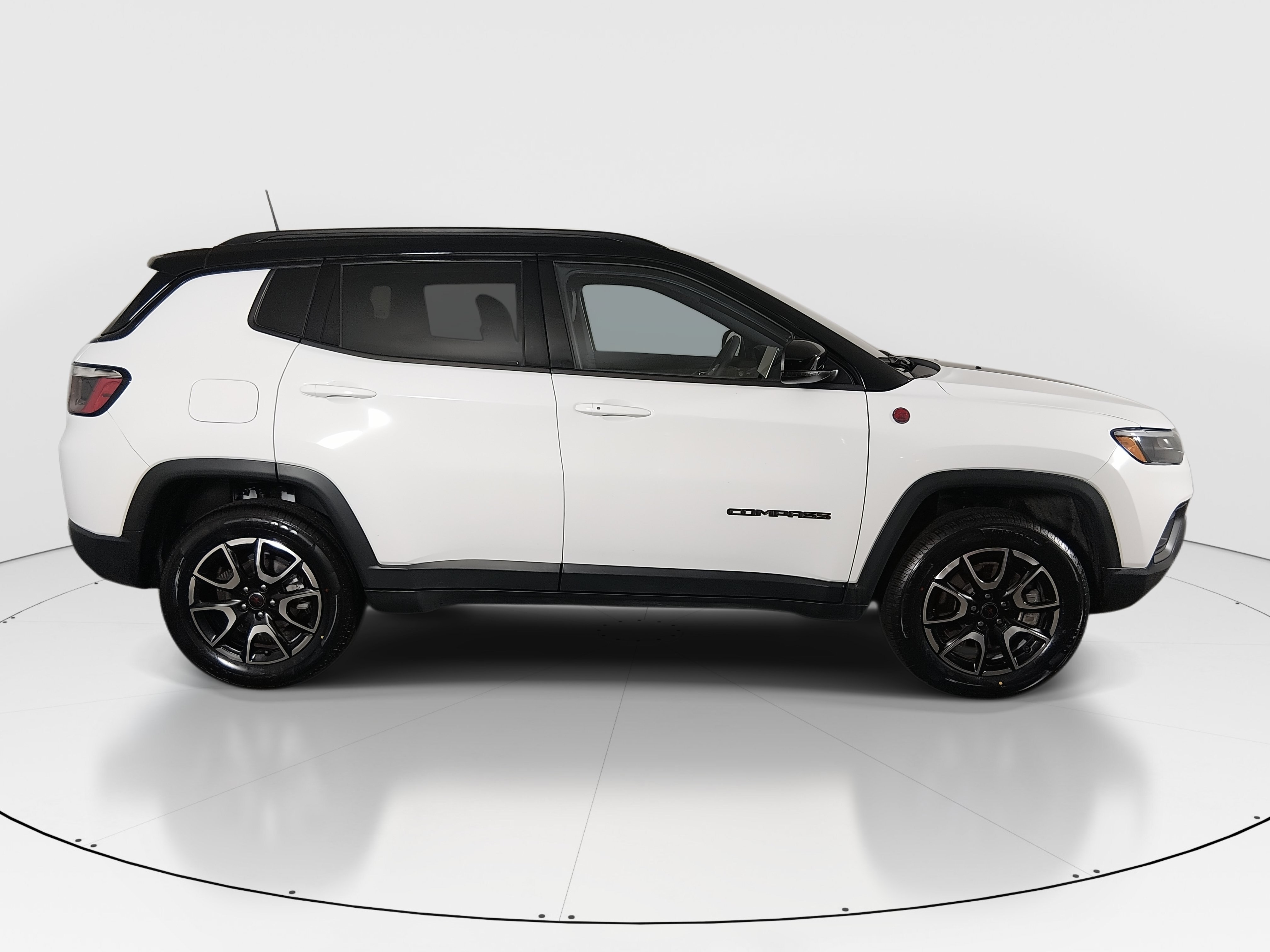 2025 Jeep Compass Trailhawk - Photo 8