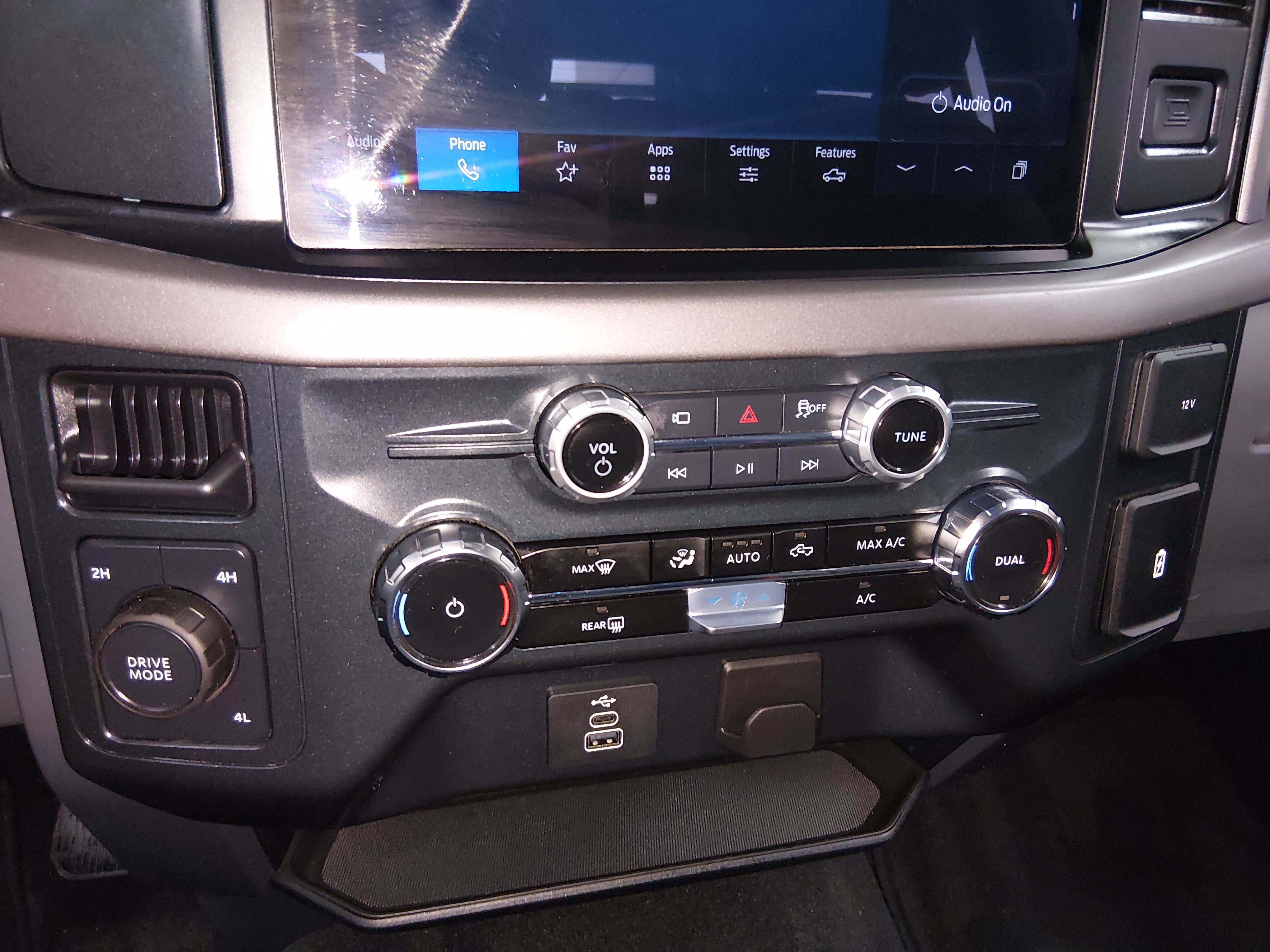 2025 Ford F-150 XLT - Photo 19