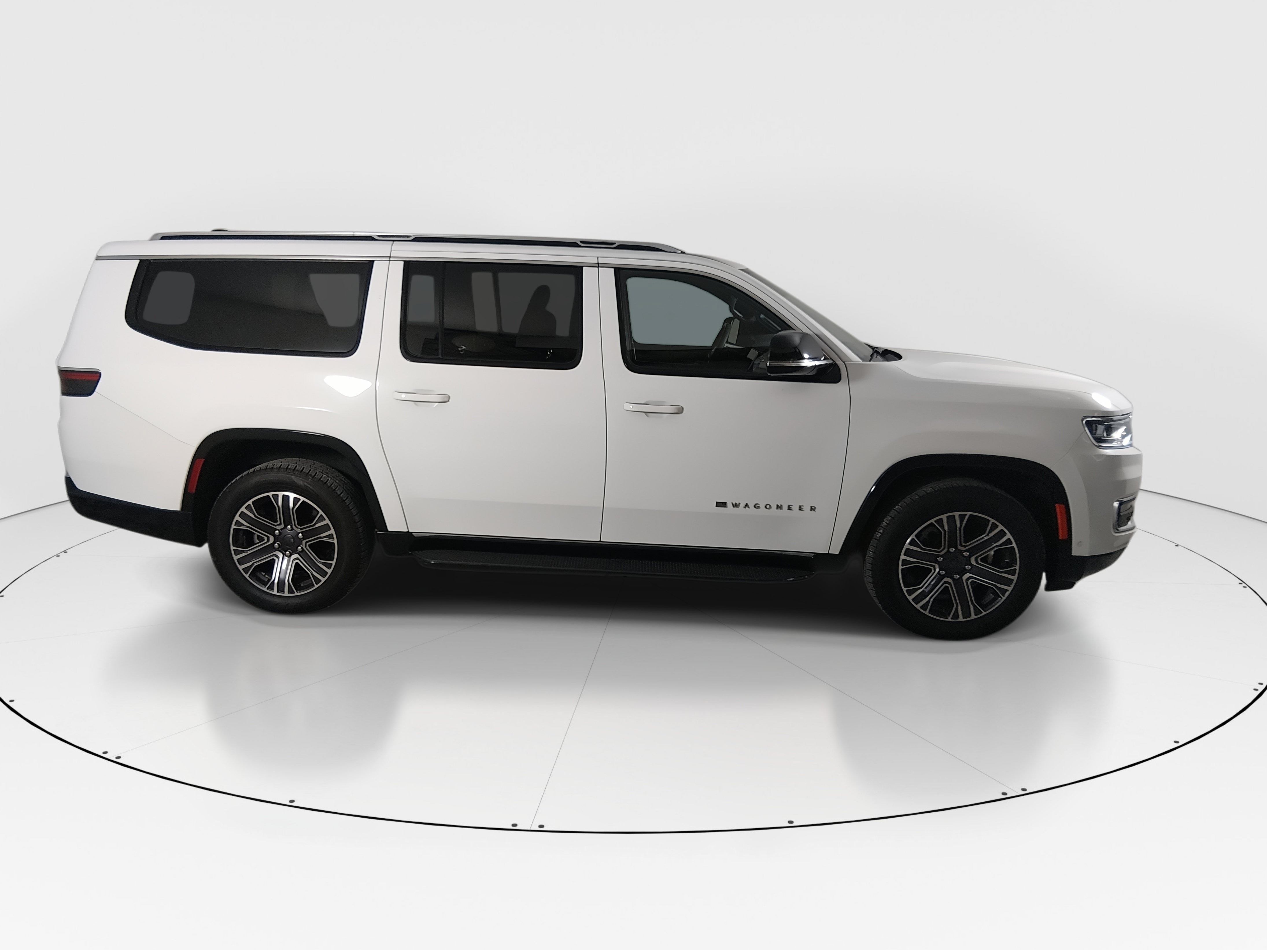 2024 Jeep Wagoneer L Series II - Photo 8