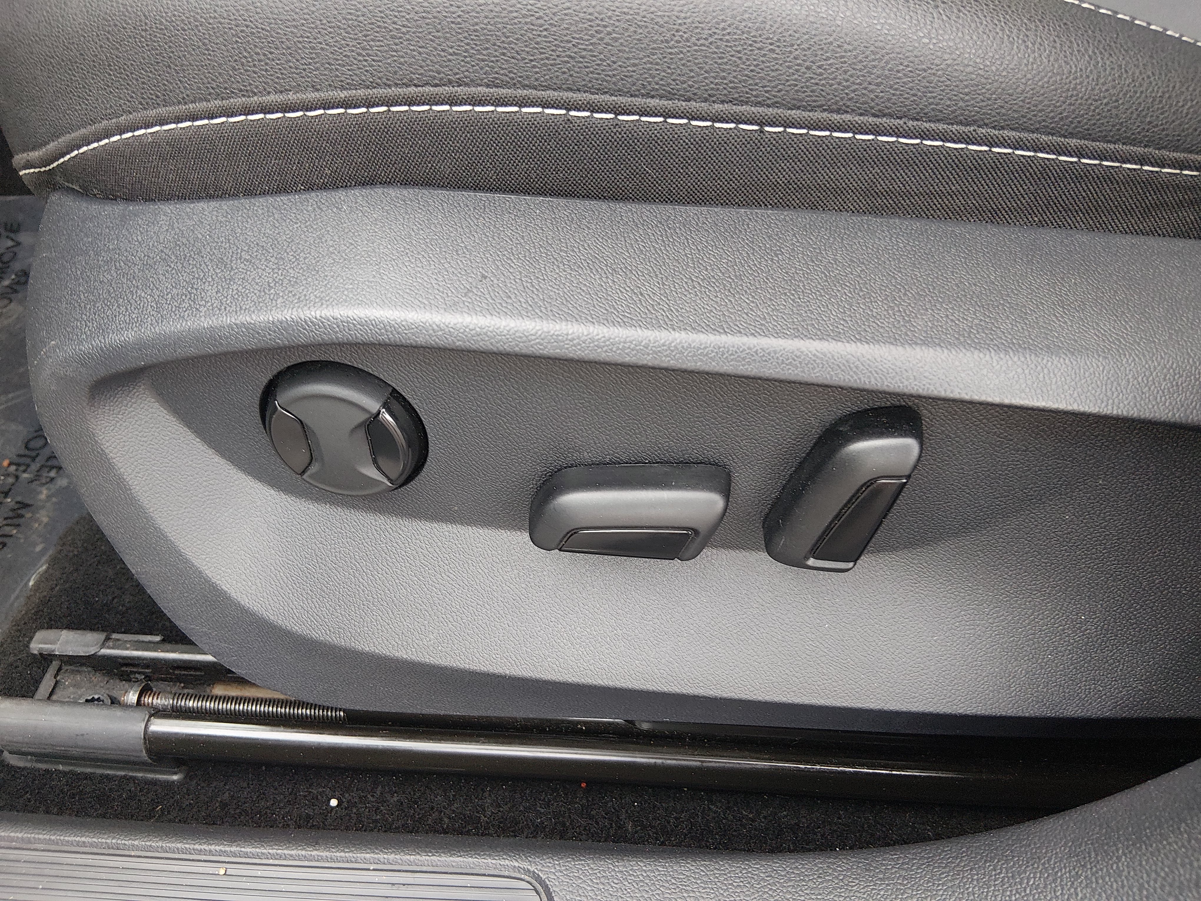2024 Volkswagen Taos SE - Photo 19