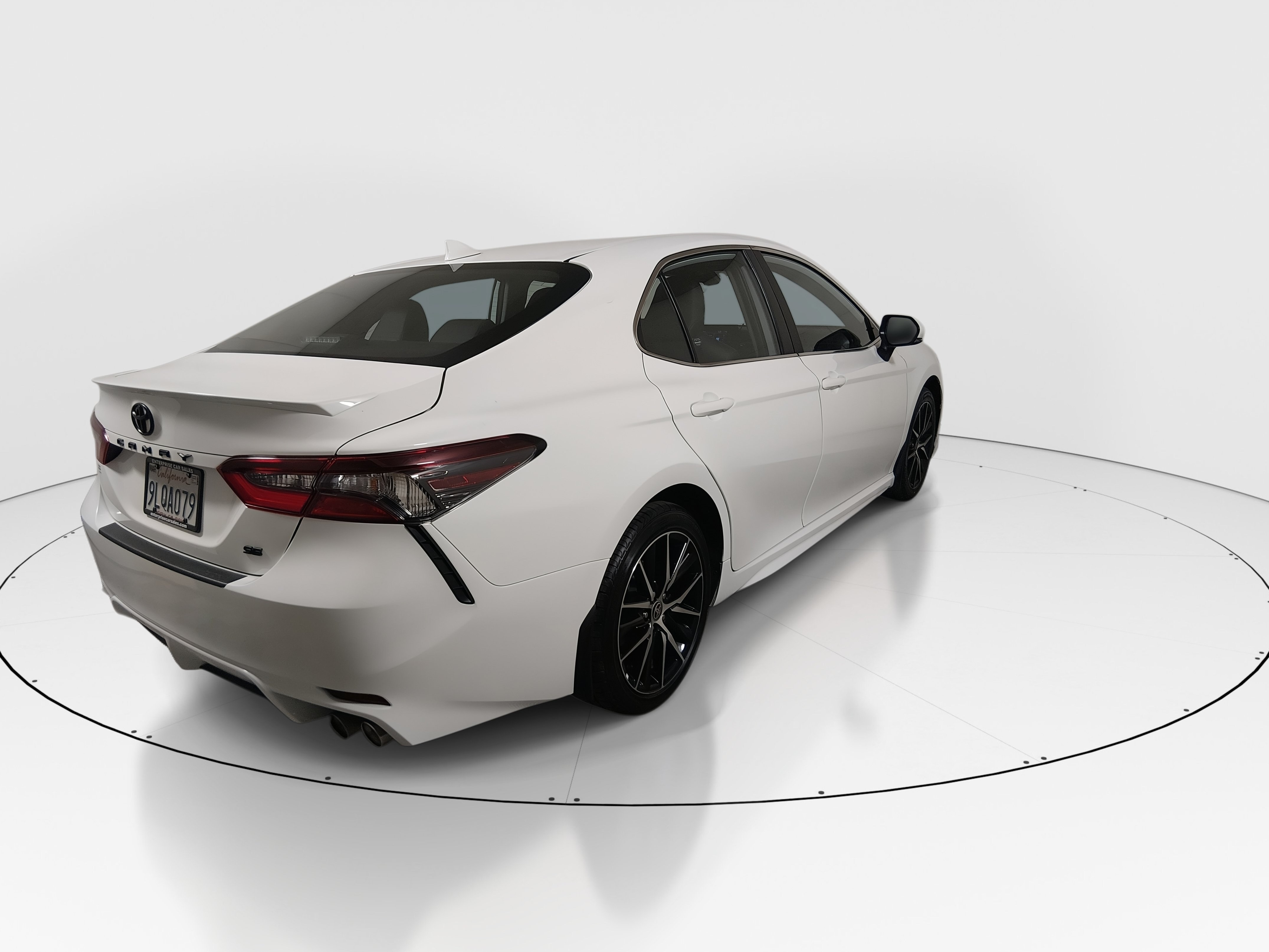 2024 Toyota Camry SE - Photo 7