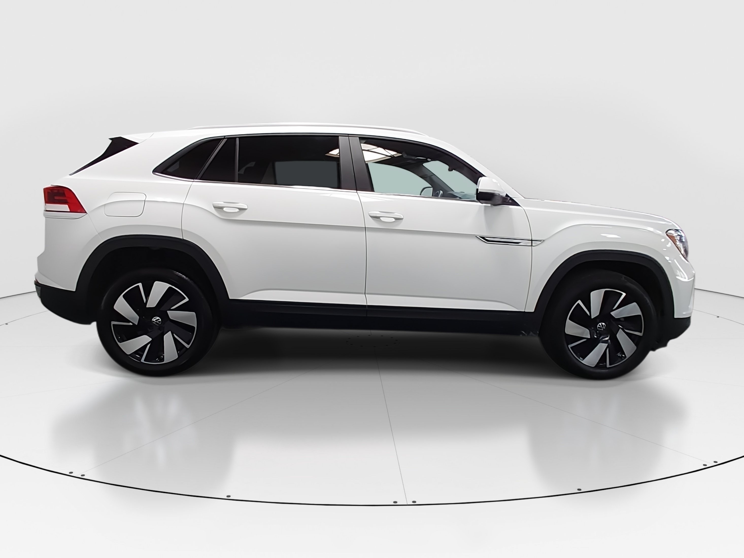 2024 Volkswagen Atlas Cross Sport SE w/Tech - Photo 8