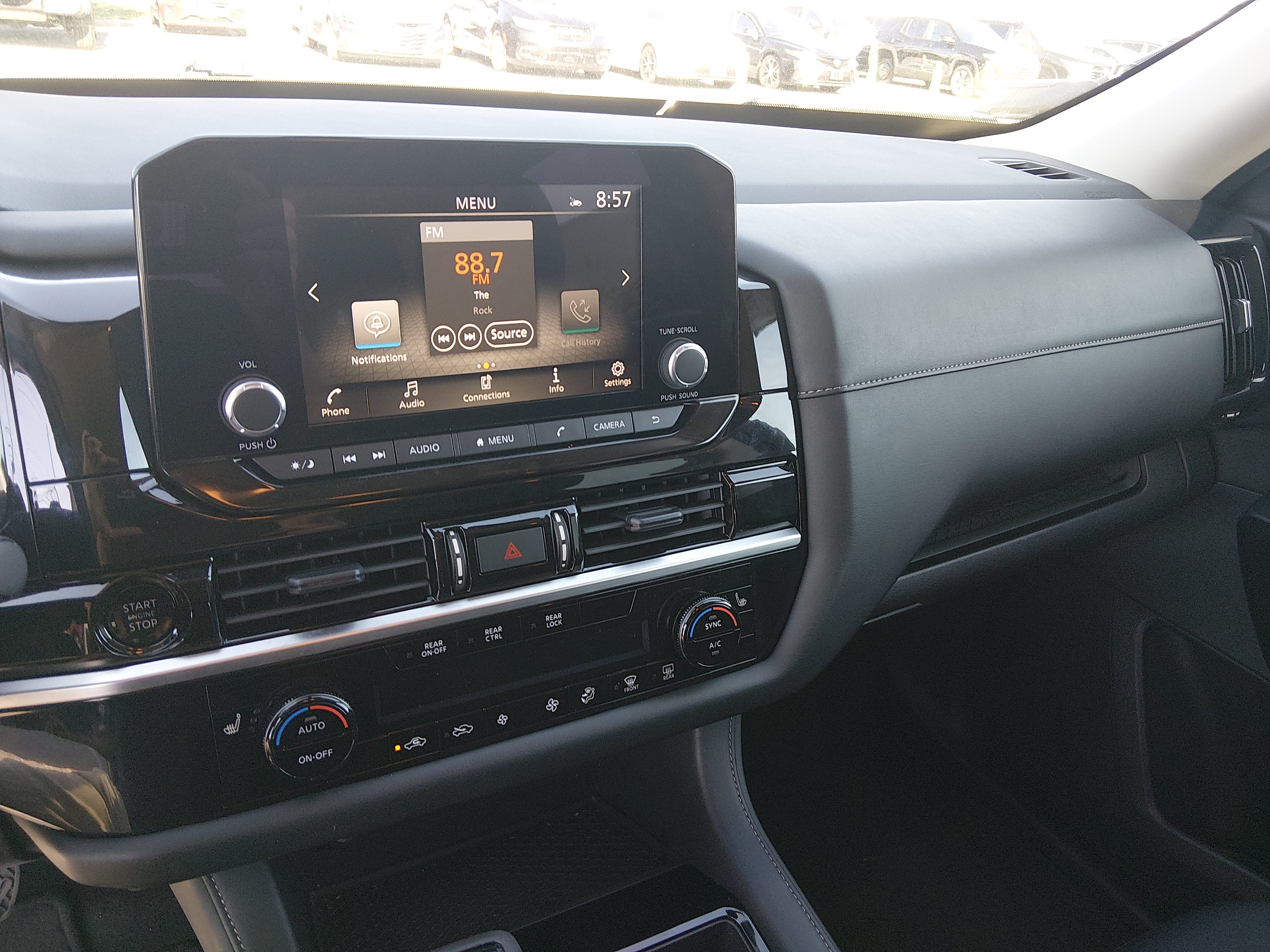 2025 Nissan Pathfinder SV - Photo 15