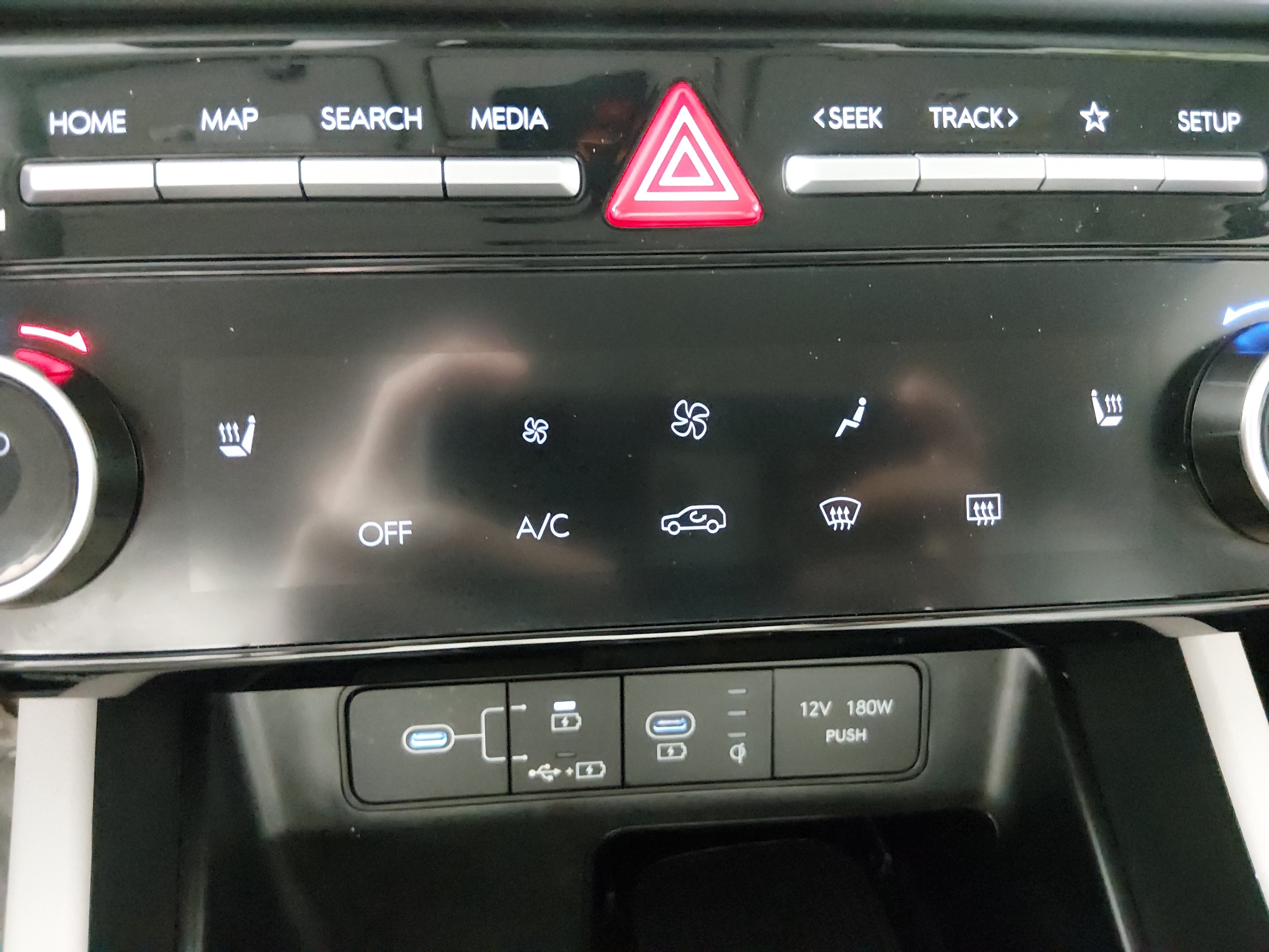 2025 Hyundai Tucson SEL - Photo 17