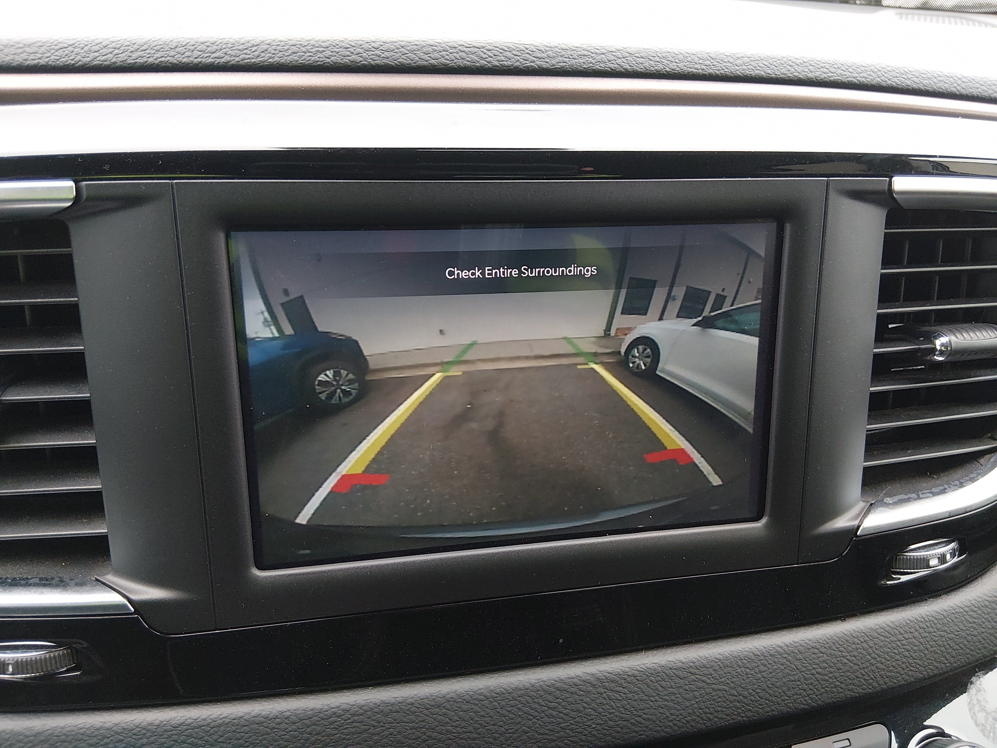 2023 Chrysler Voyager LX - Photo 16