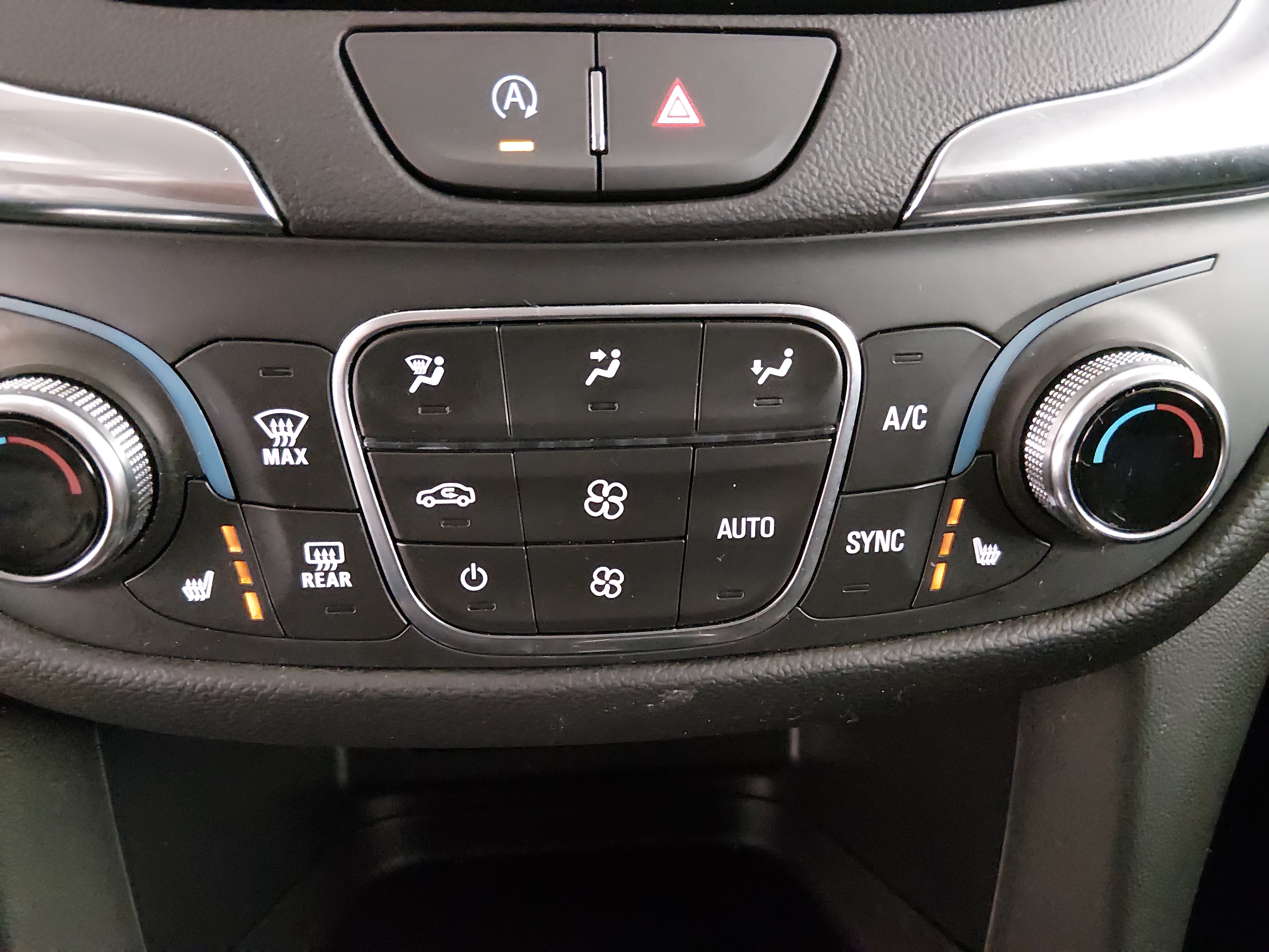 2024 Chevrolet Equinox LT - Photo 17