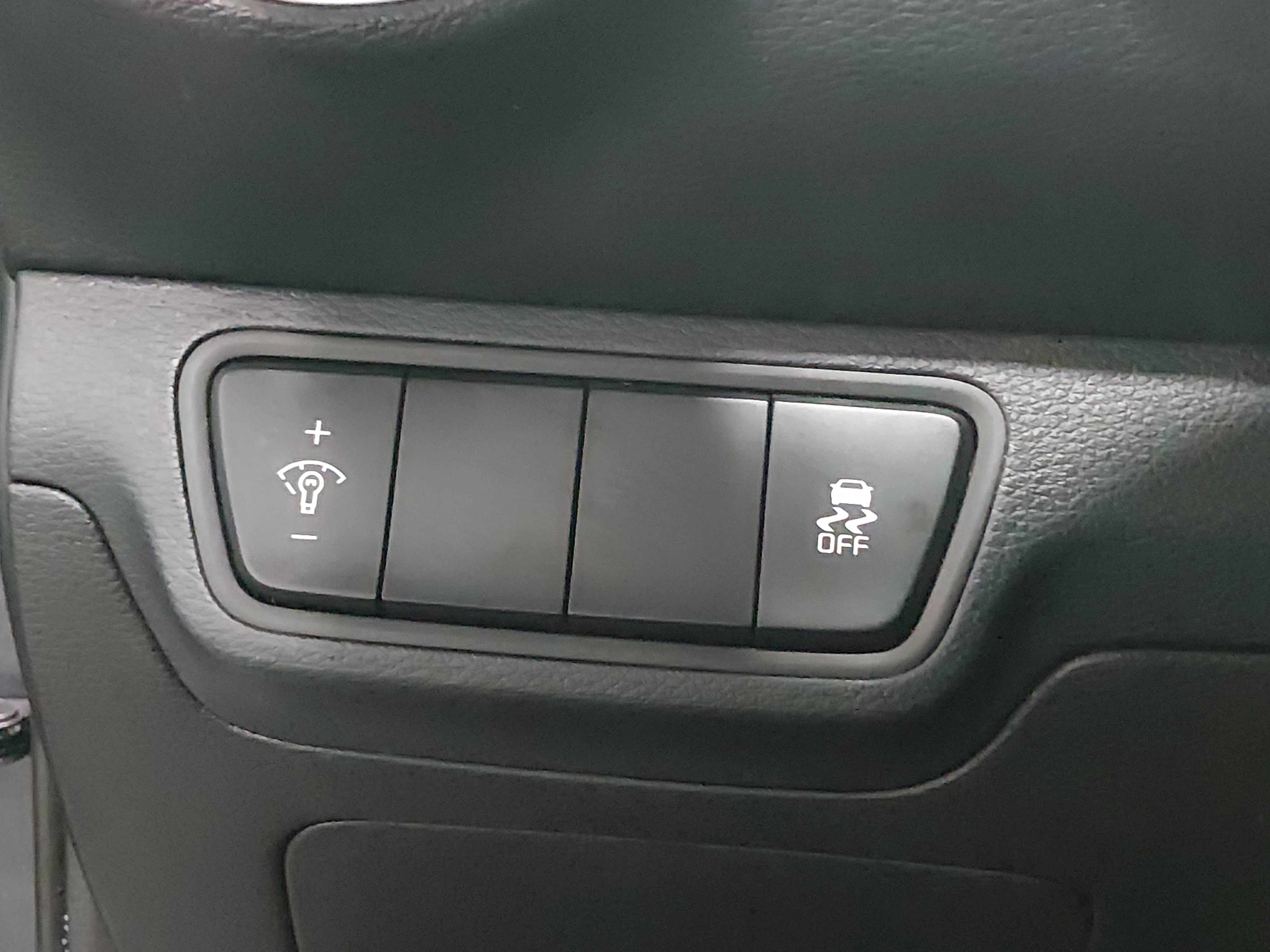 2024 Kia Forte LXS - Photo 13