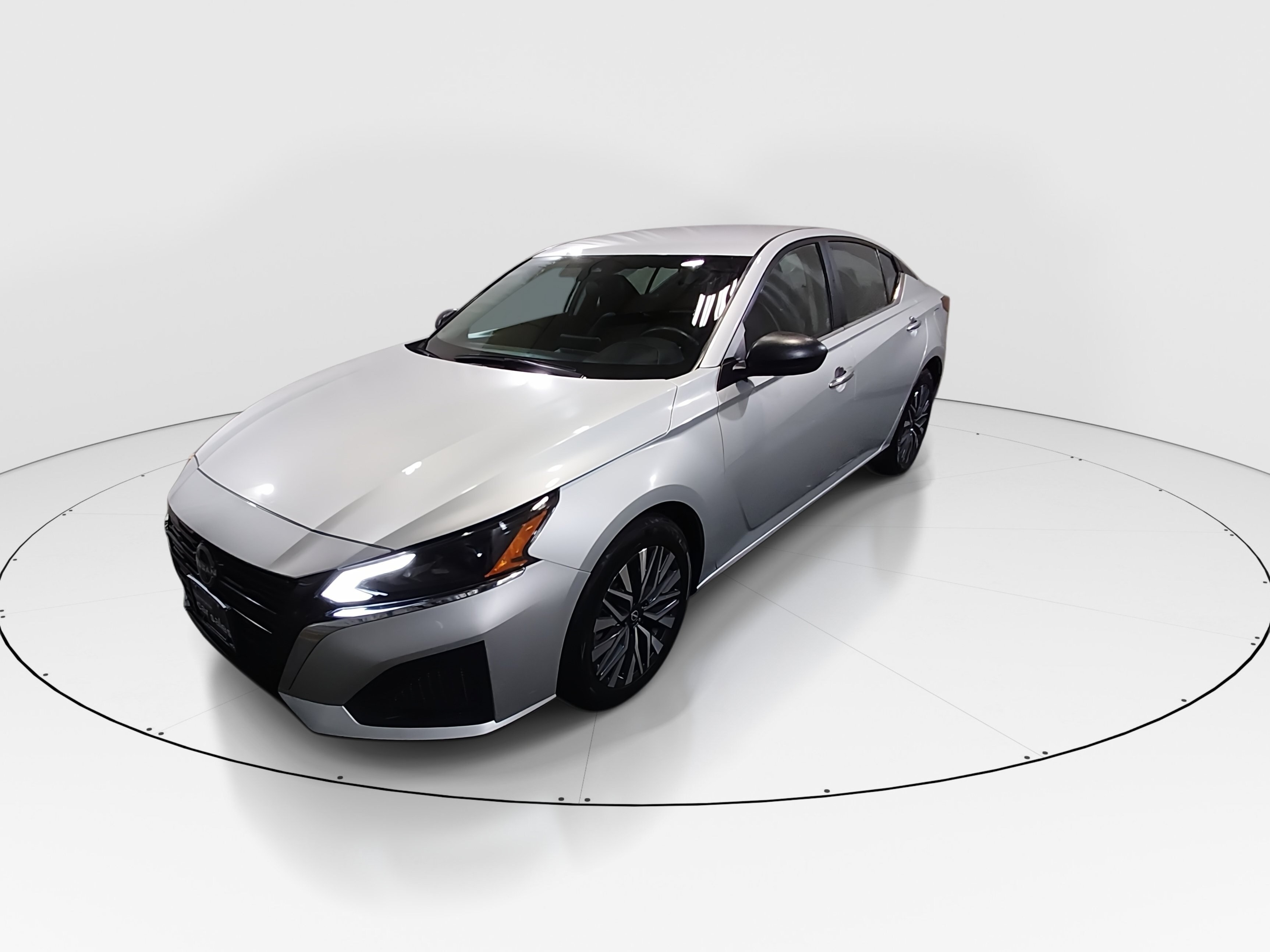 2024 Nissan Altima SV - Photo 3