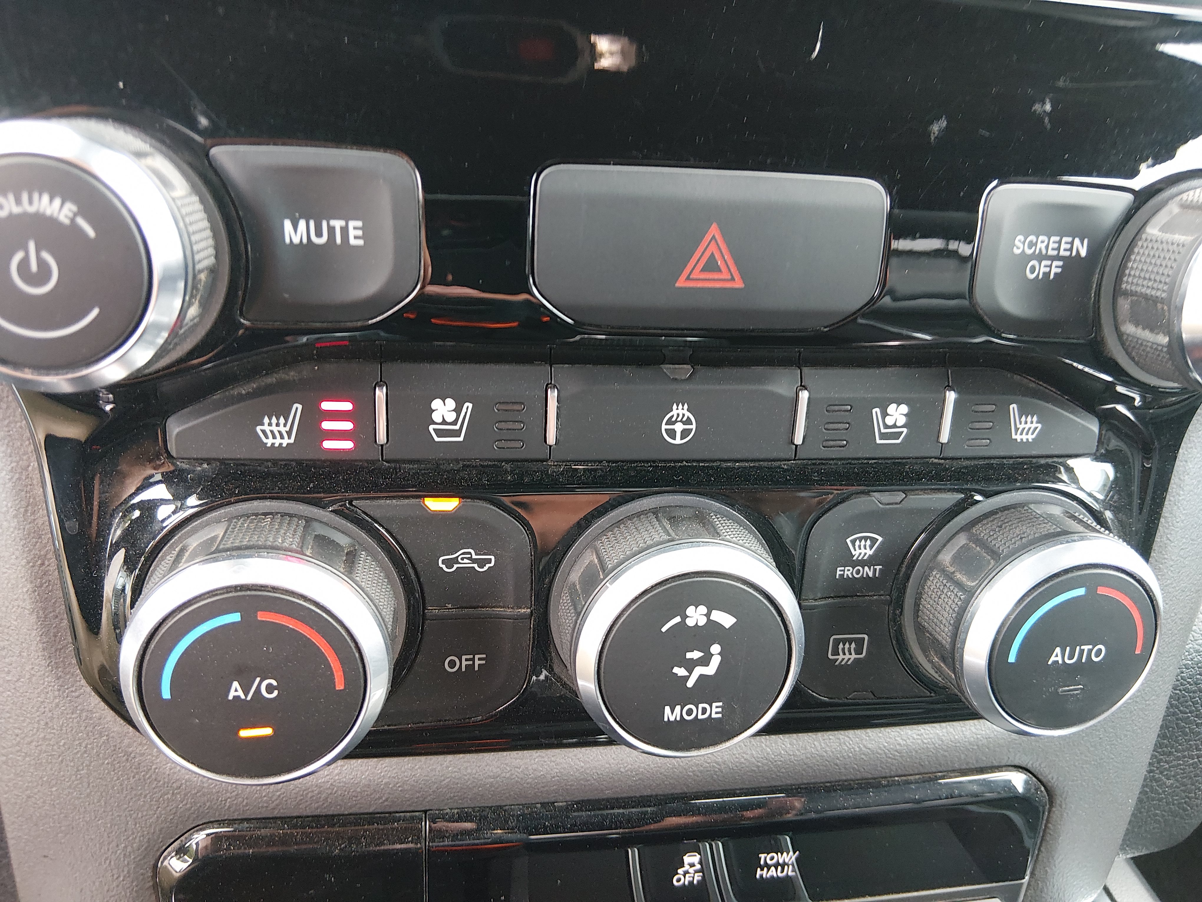 2024 RAM Ram 1500 Pickup Laramie - Photo 19
