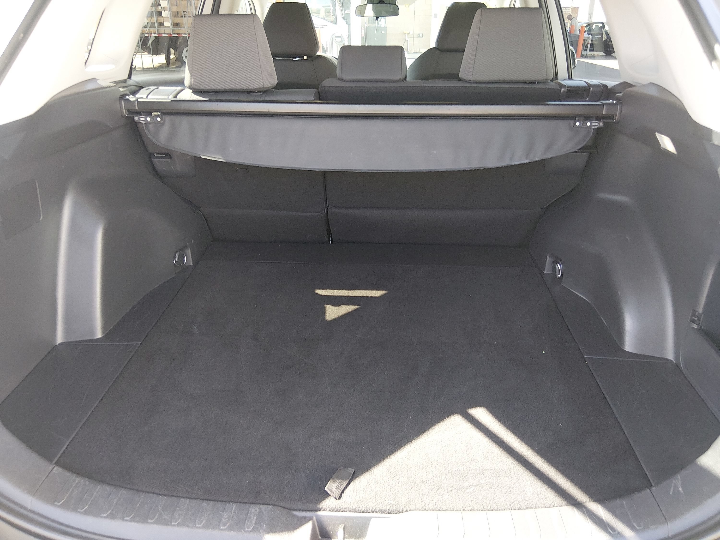 2024 Toyota RAV4 XLE - Photo 11