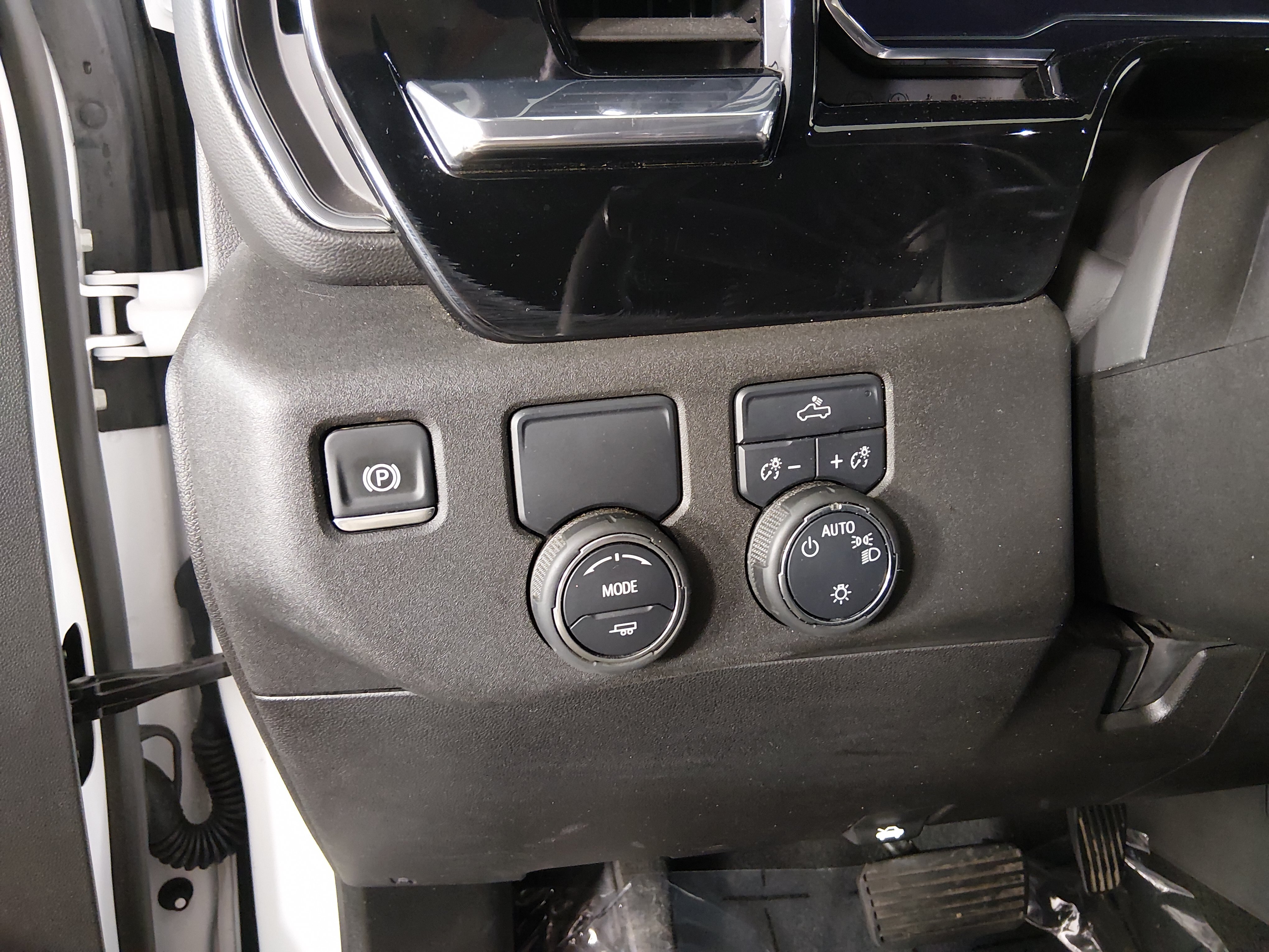 2025 Chevrolet Silverado 1500 LT - Photo 13