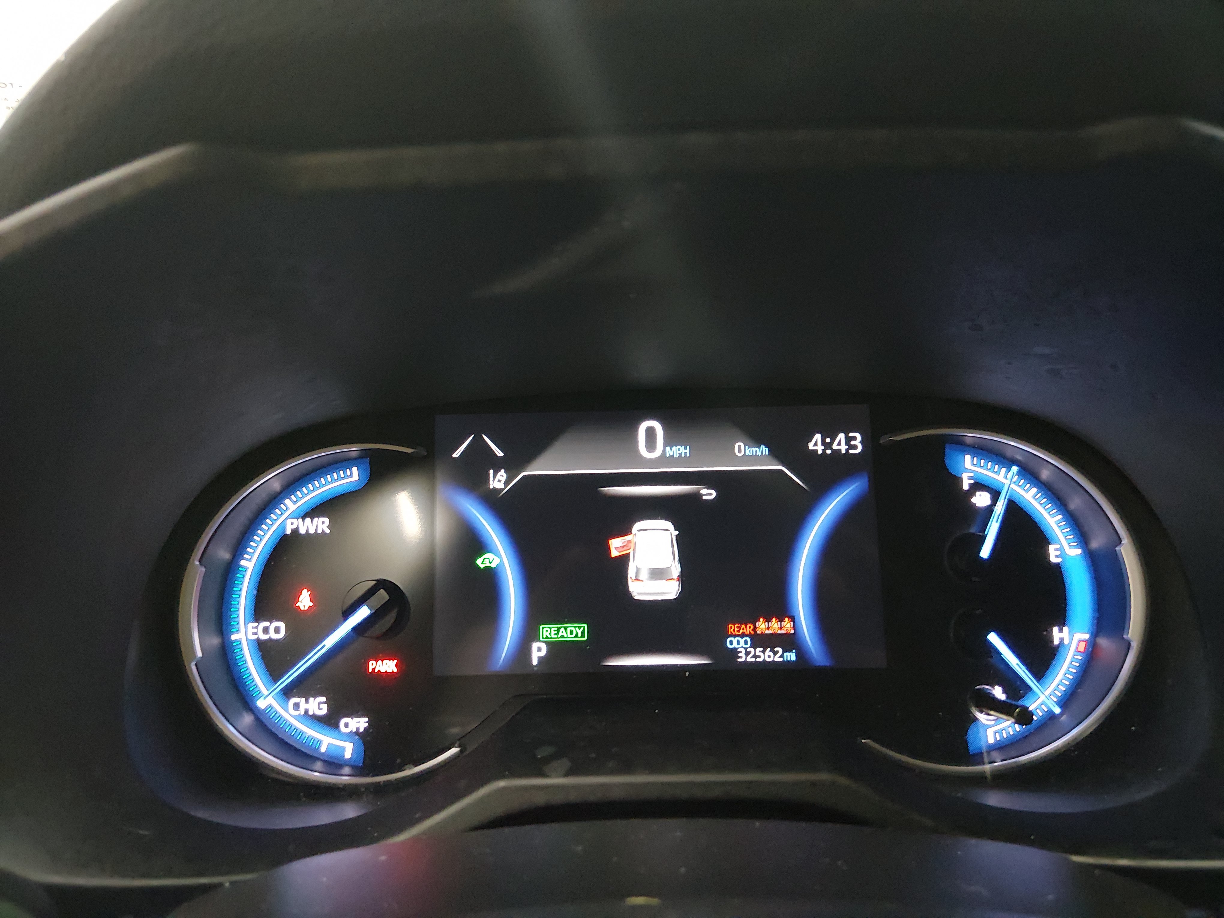 2025 Toyota RAV4 LE - Photo 14