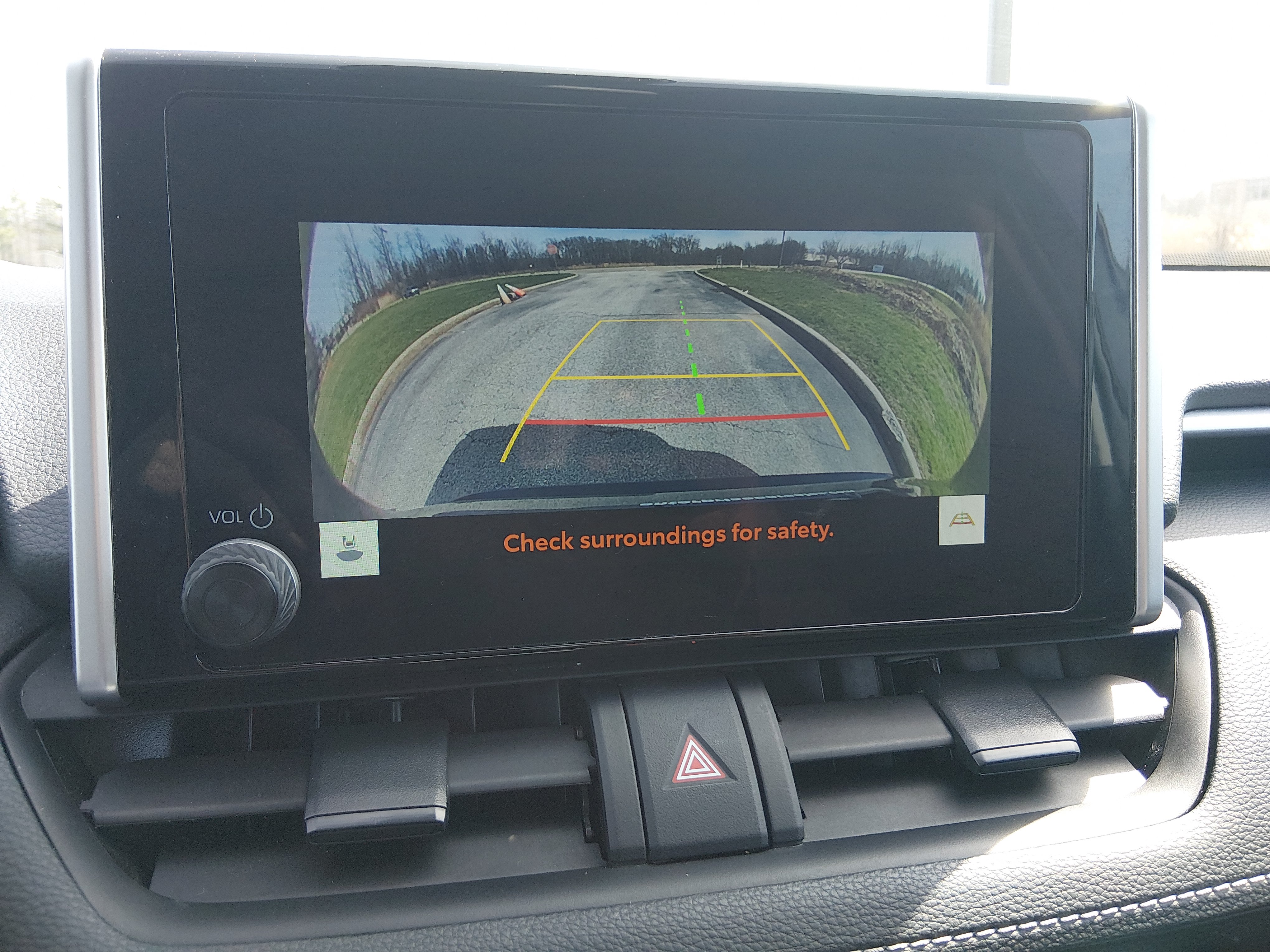2024 Toyota RAV4 XLE - Photo 16