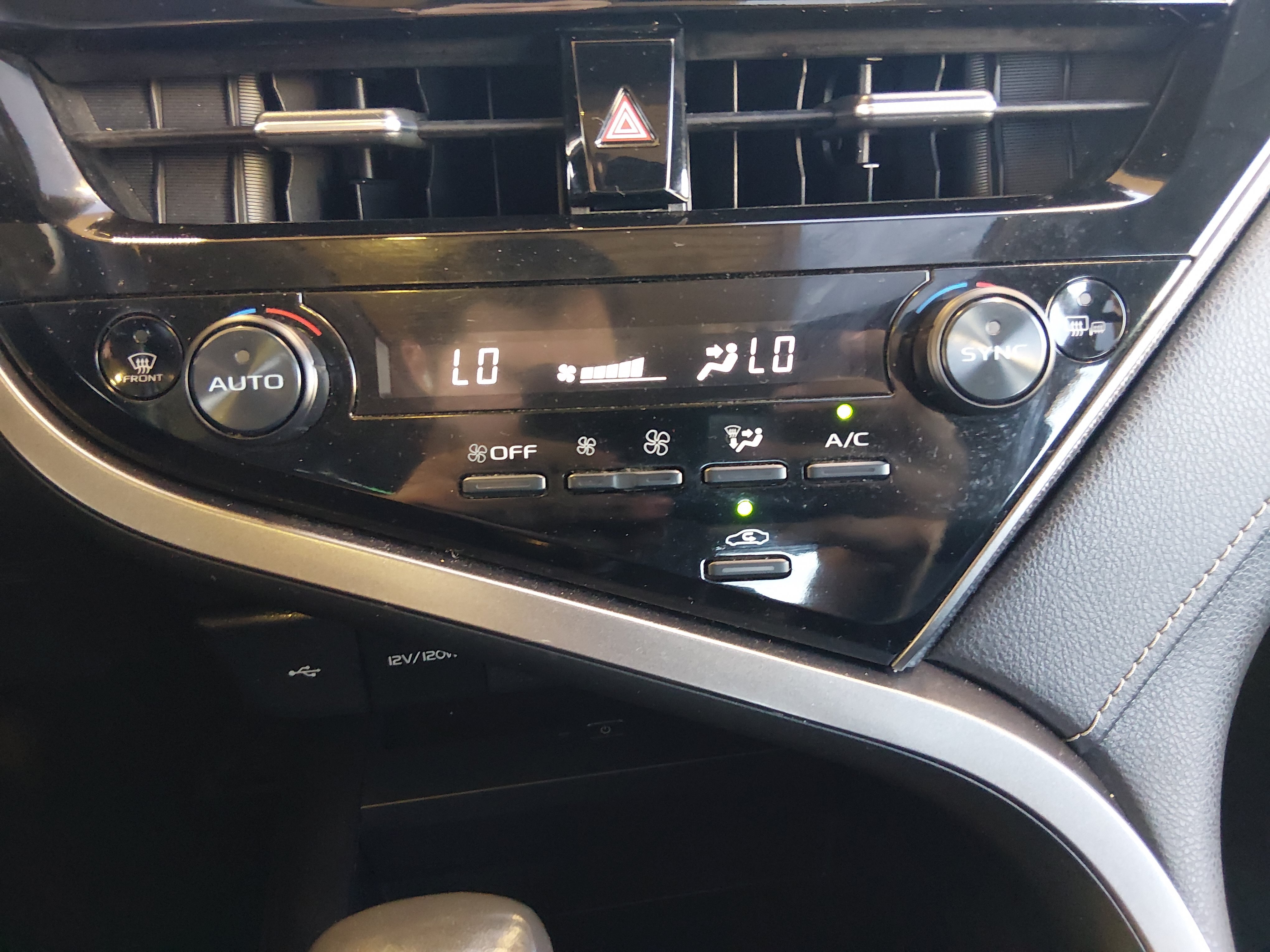 2024 Toyota Camry XSE - Photo 19