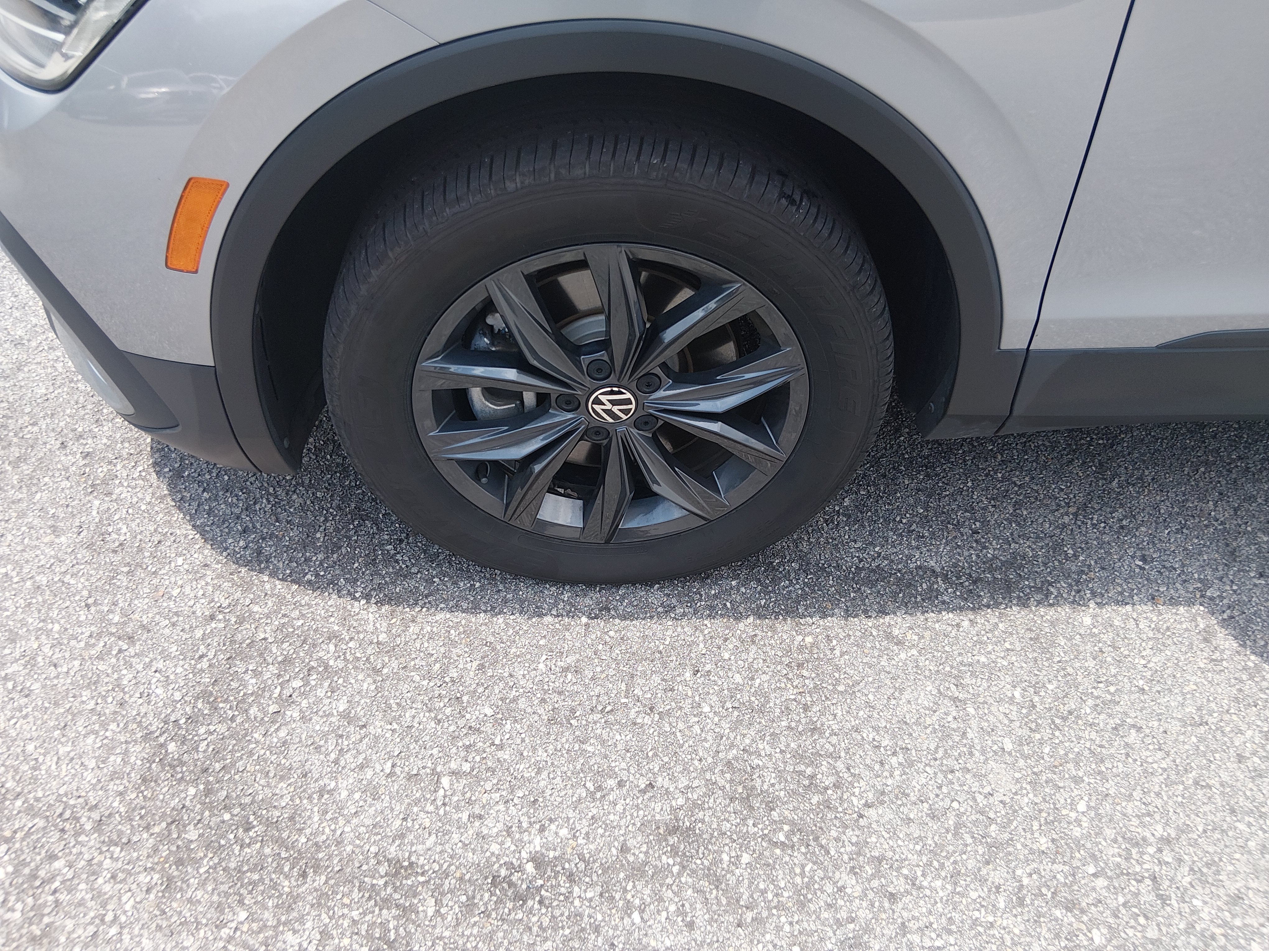 2024 Volkswagen Tiguan SE - Photo 10