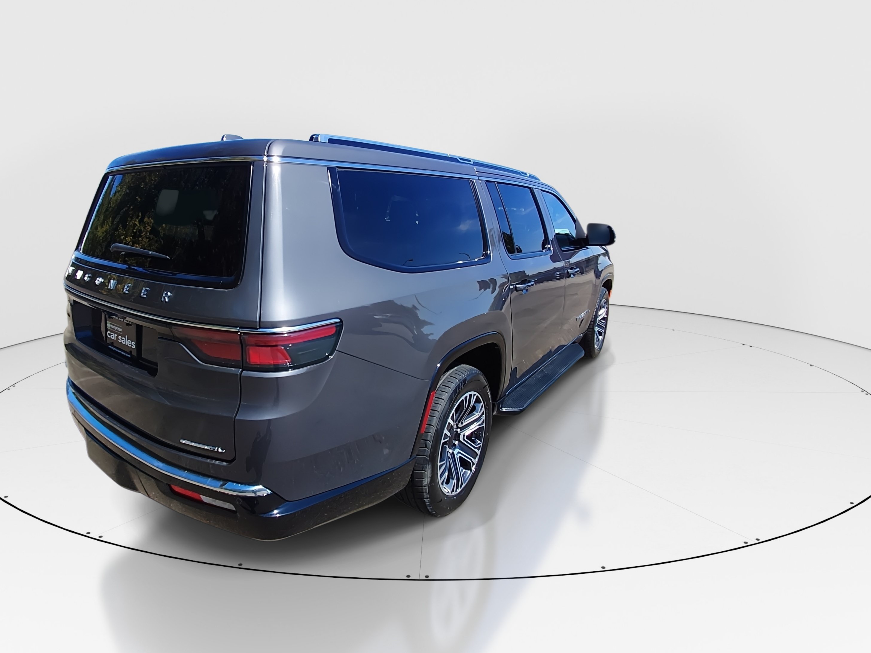 2023 Jeep Wagoneer L Series II - Photo 7