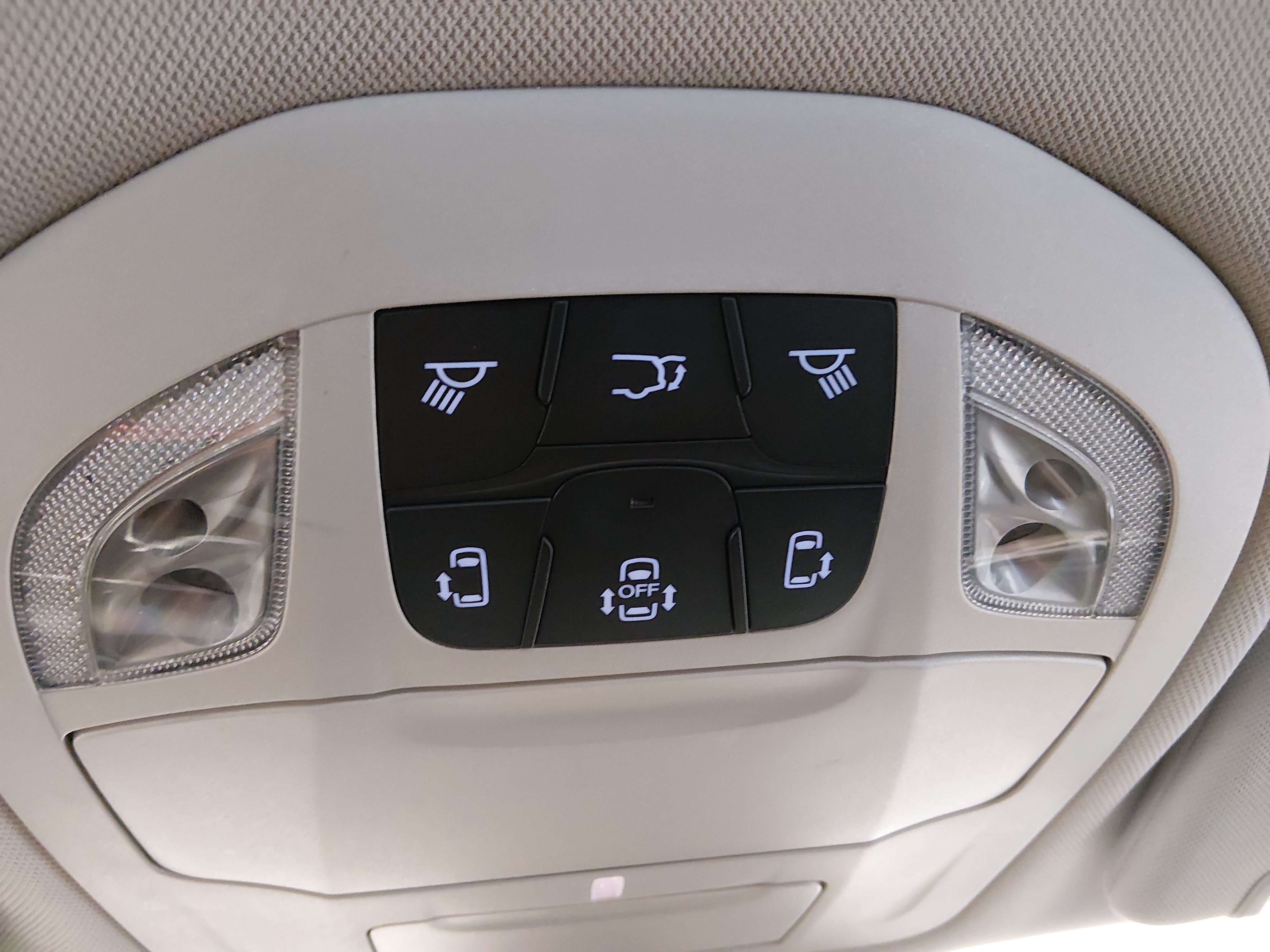 2023 Chrysler Voyager LX - Photo 21