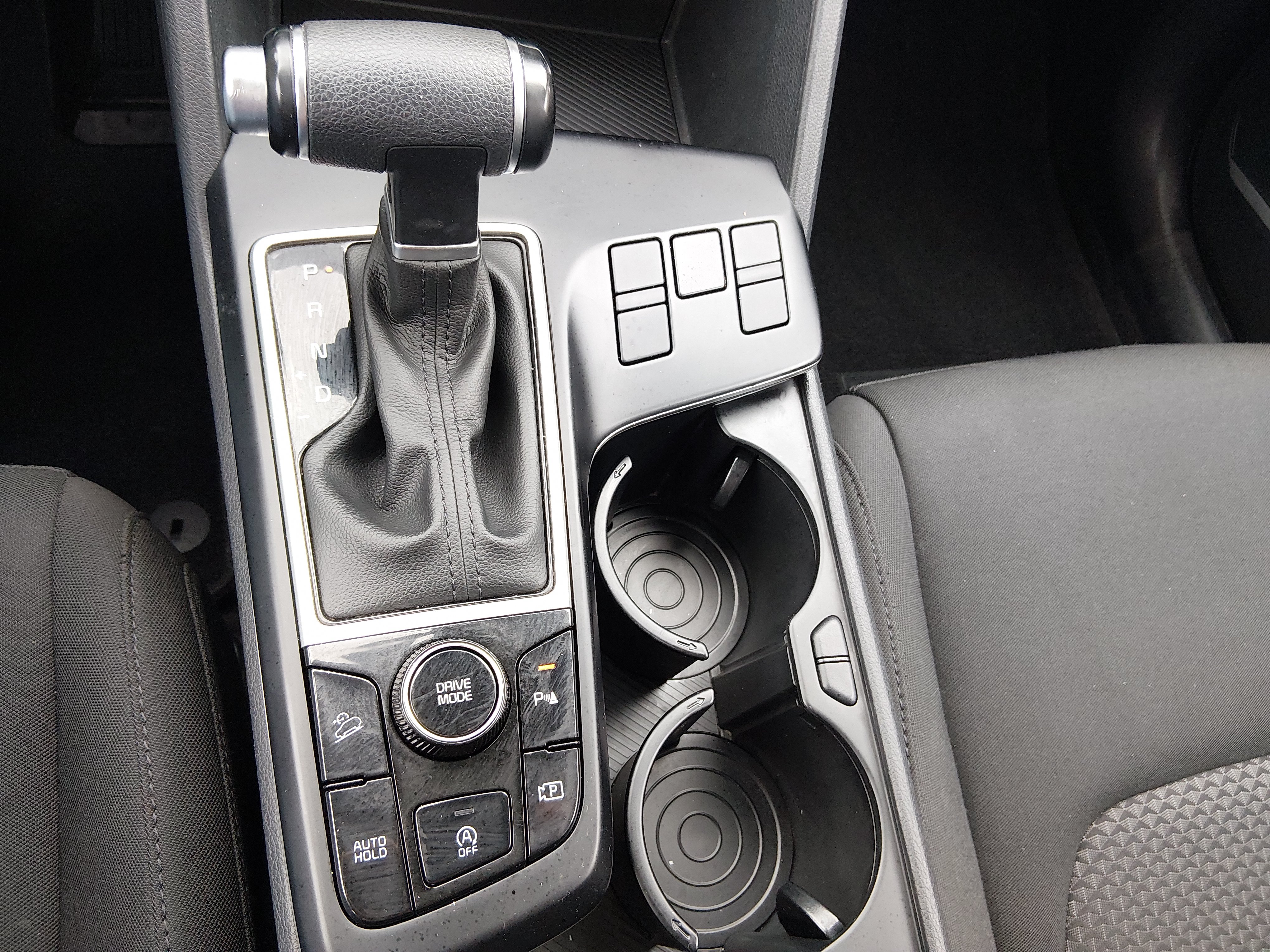 2025 Kia Sportage LX - Photo 16