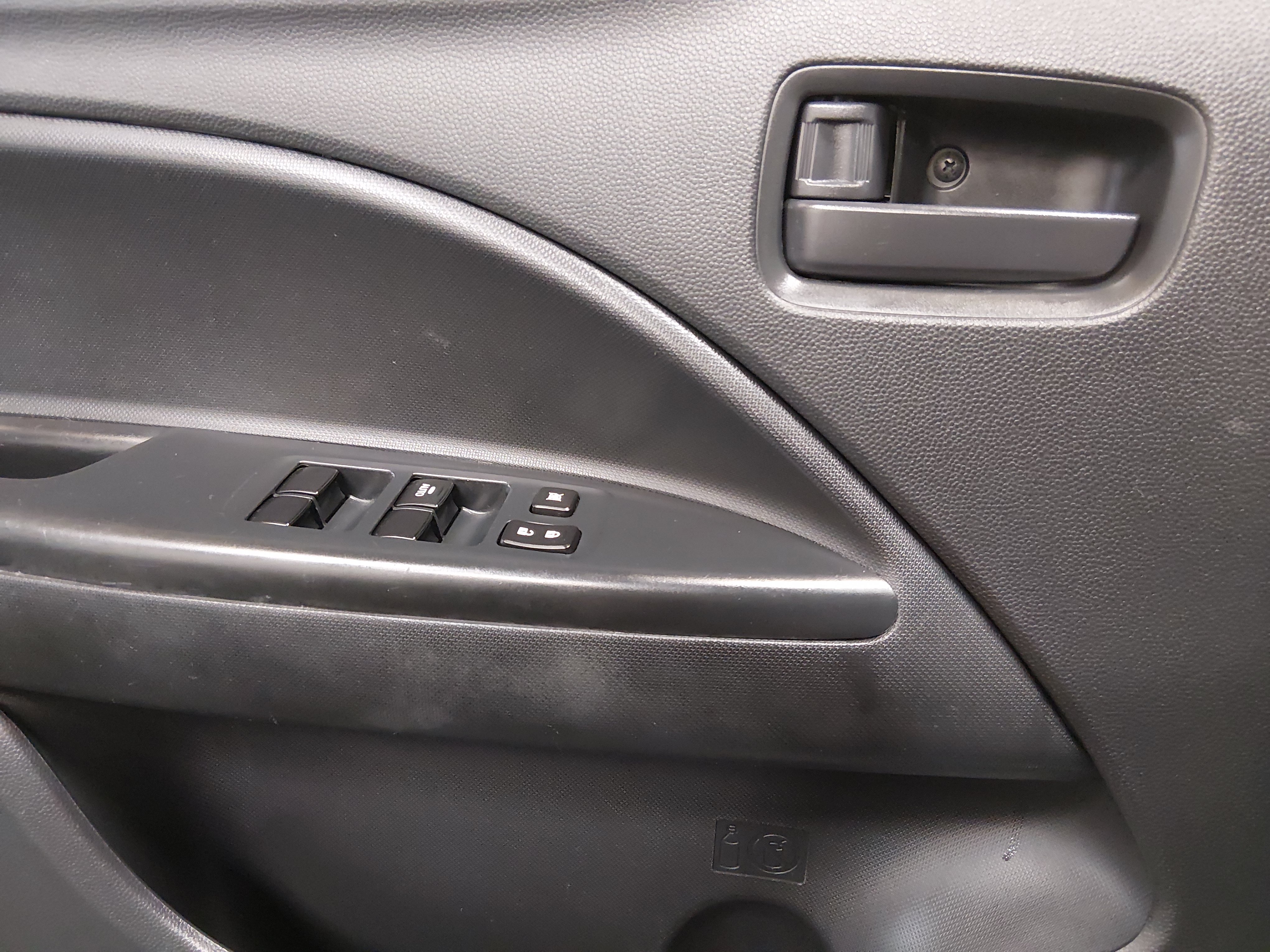 2024 Mitsubishi Mirage 9