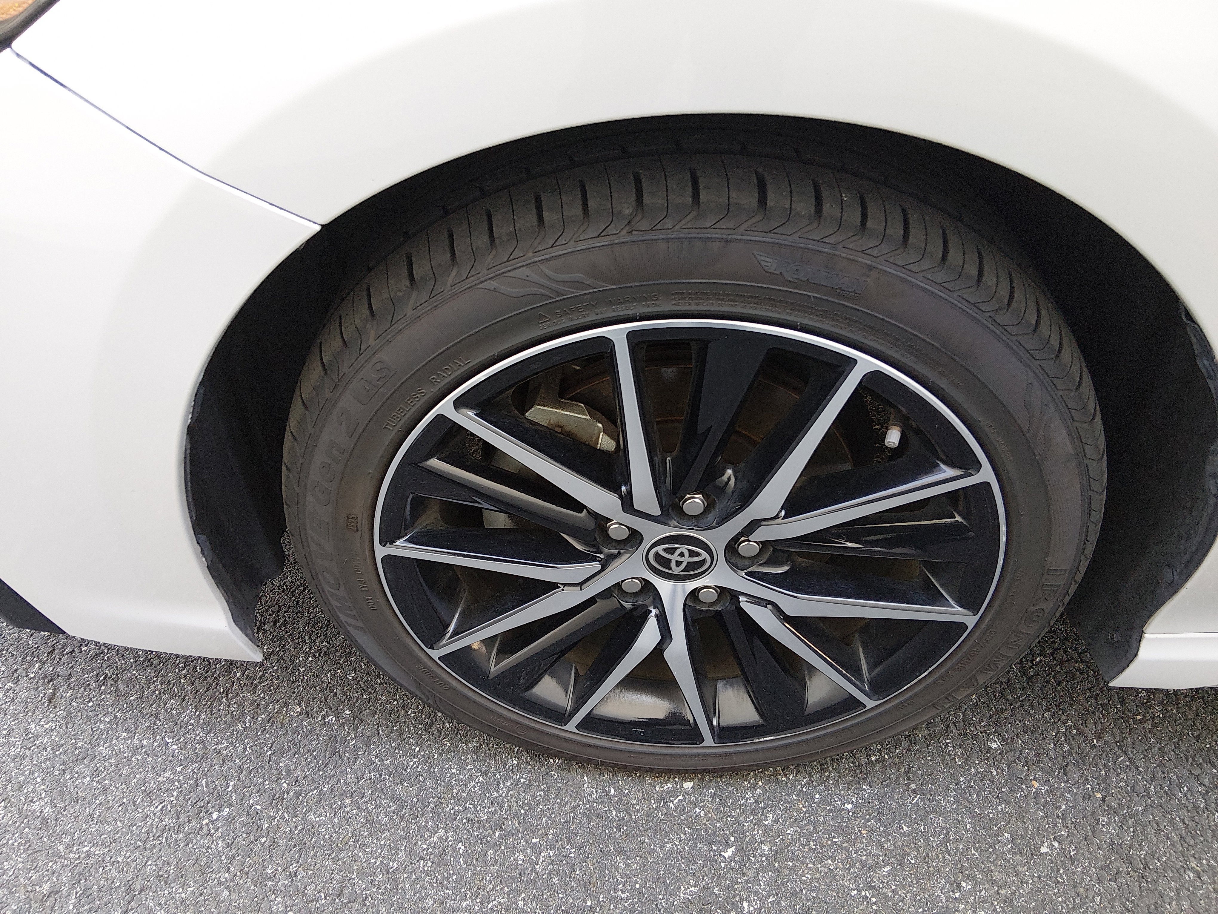 2024 Toyota Camry SE - Photo 10