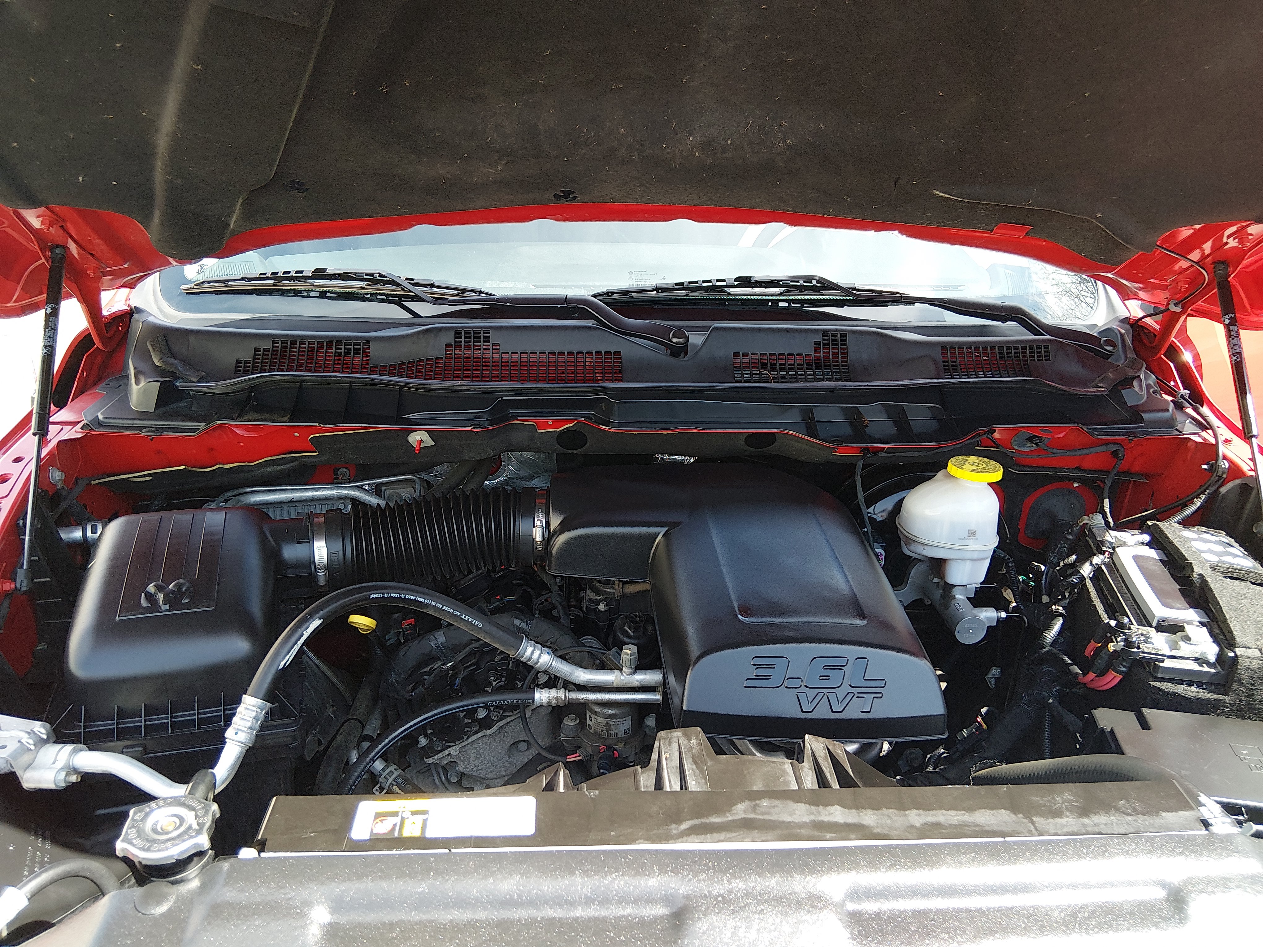 2024 RAM Ram 1500 Classic SLT - Photo 9