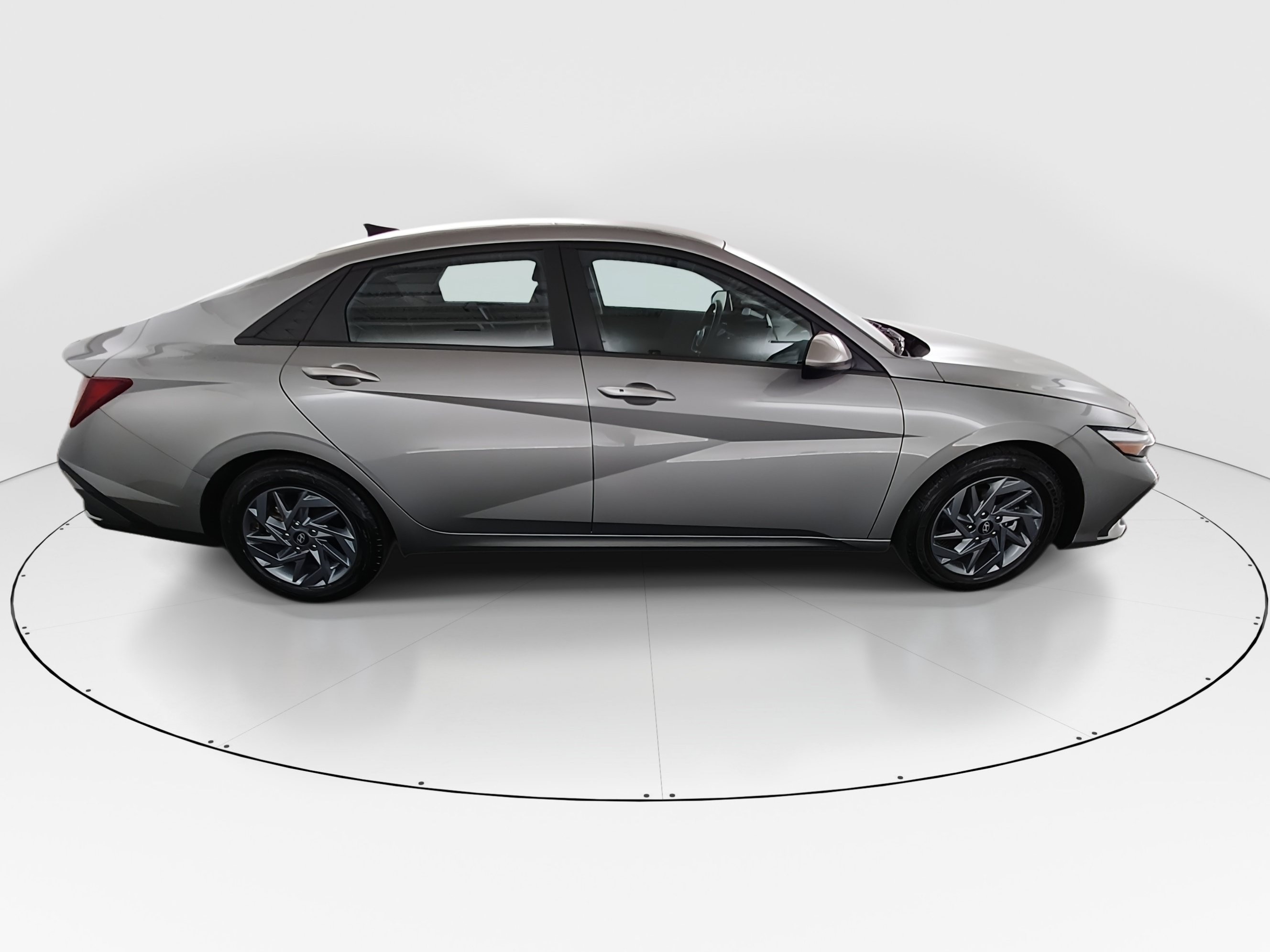 2024 Hyundai Elantra SEL - Photo 8