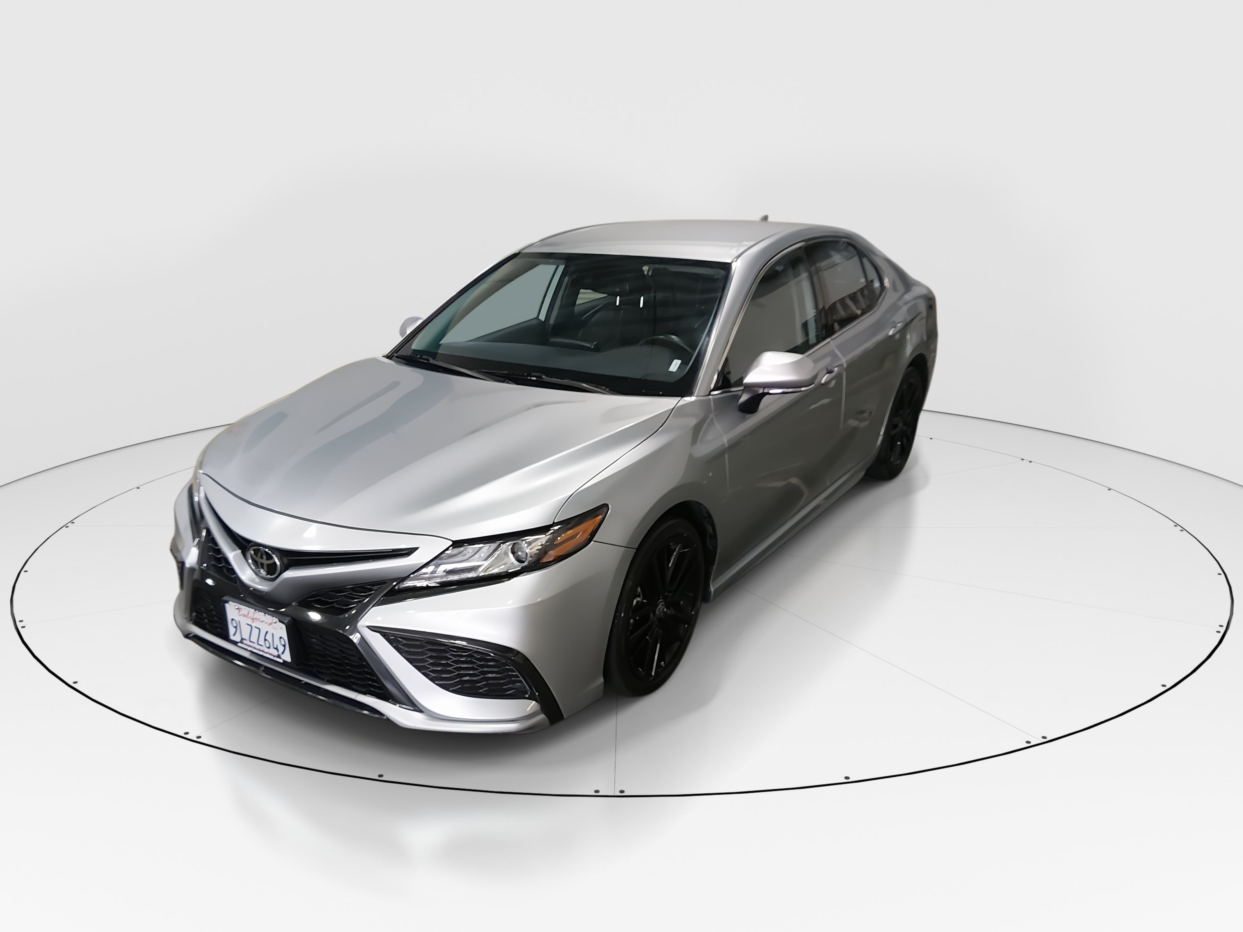 2024 Toyota Camry XSE - Photo 3