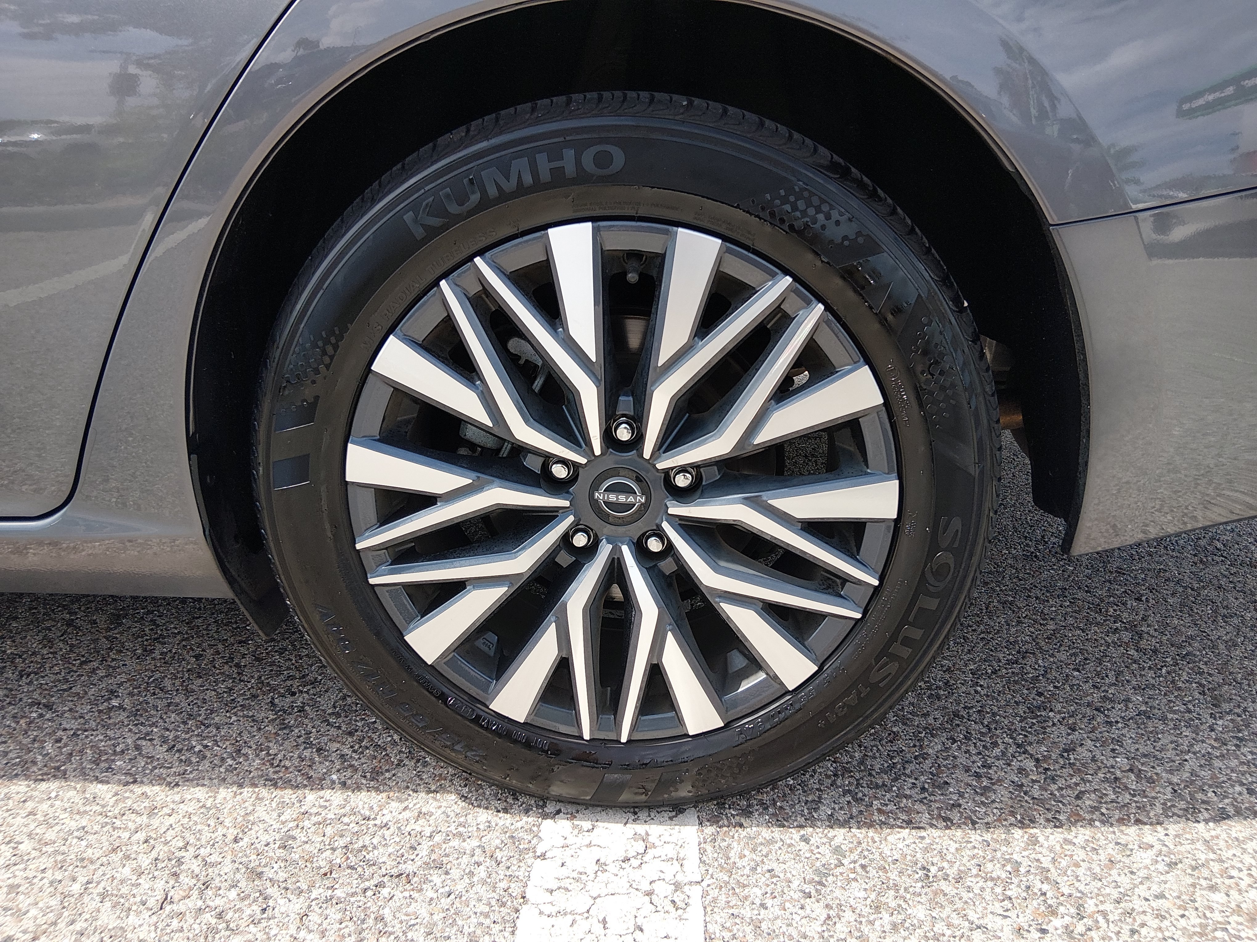 2025 Nissan Altima SV - Photo 10
