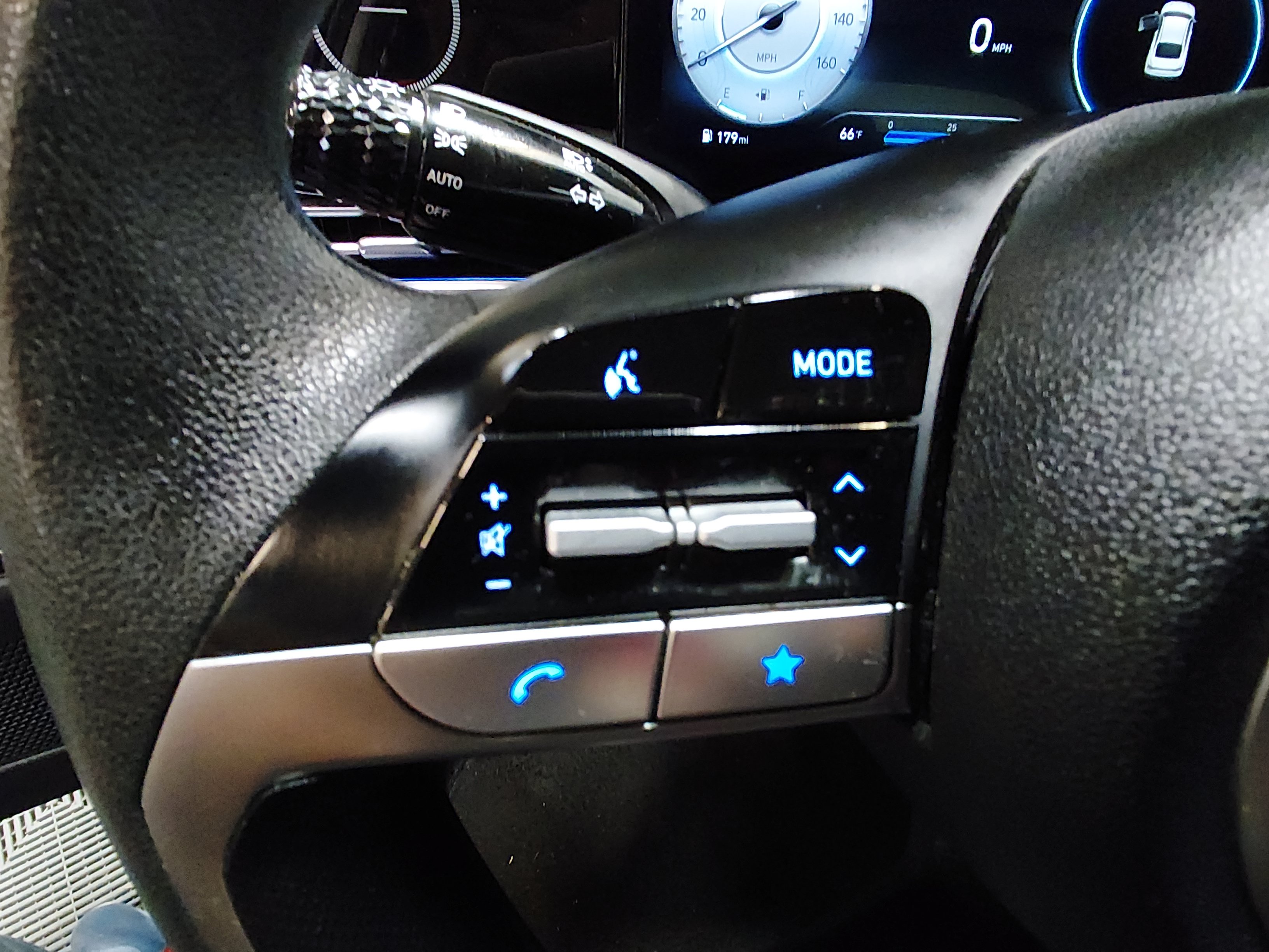 2024 Hyundai Elantra SEL - Photo 12