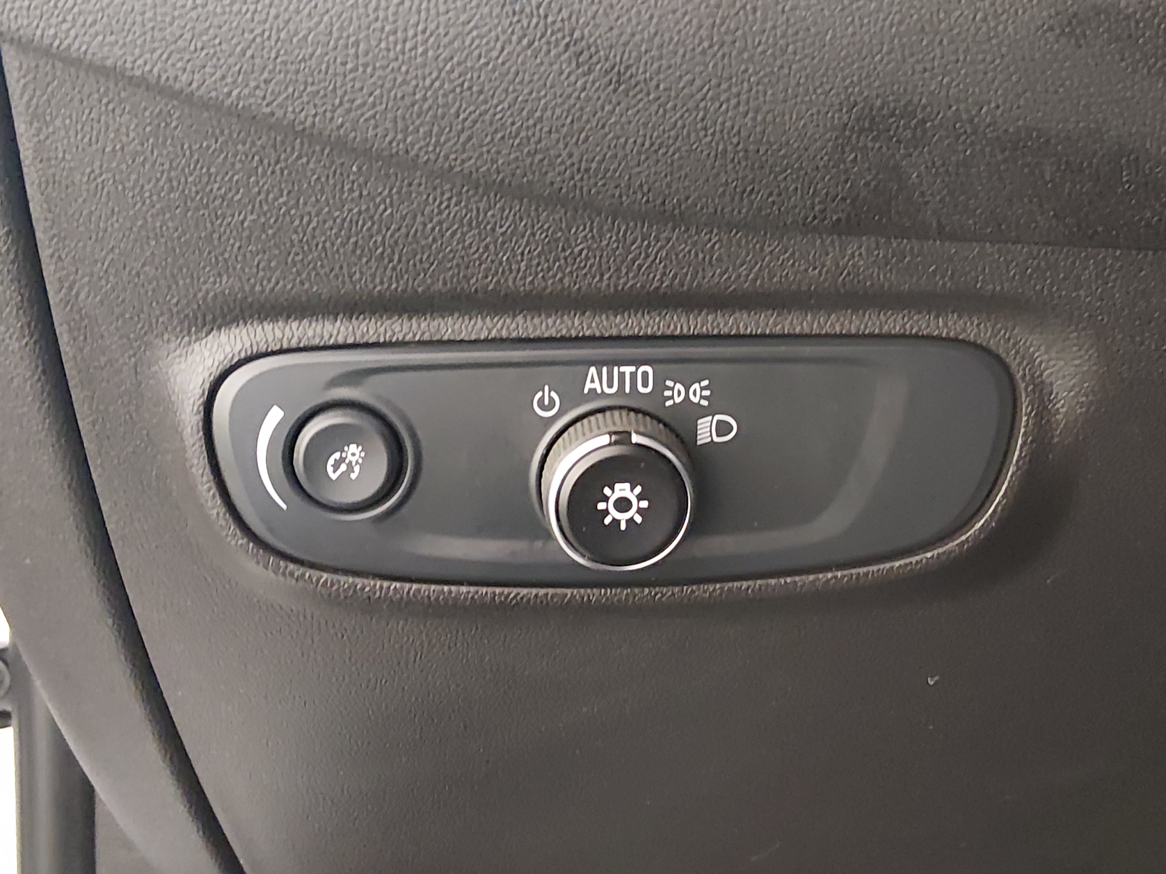 2024 Chevrolet Equinox LT - Photo 13