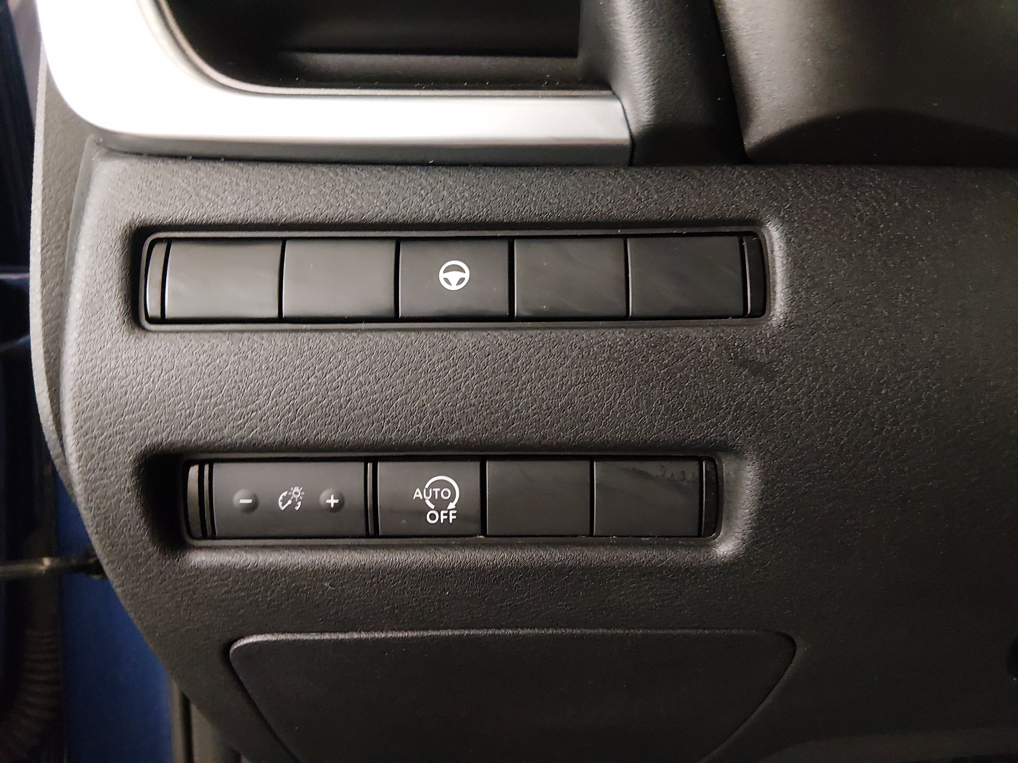 2023 Nissan Rogue SV - Photo 13