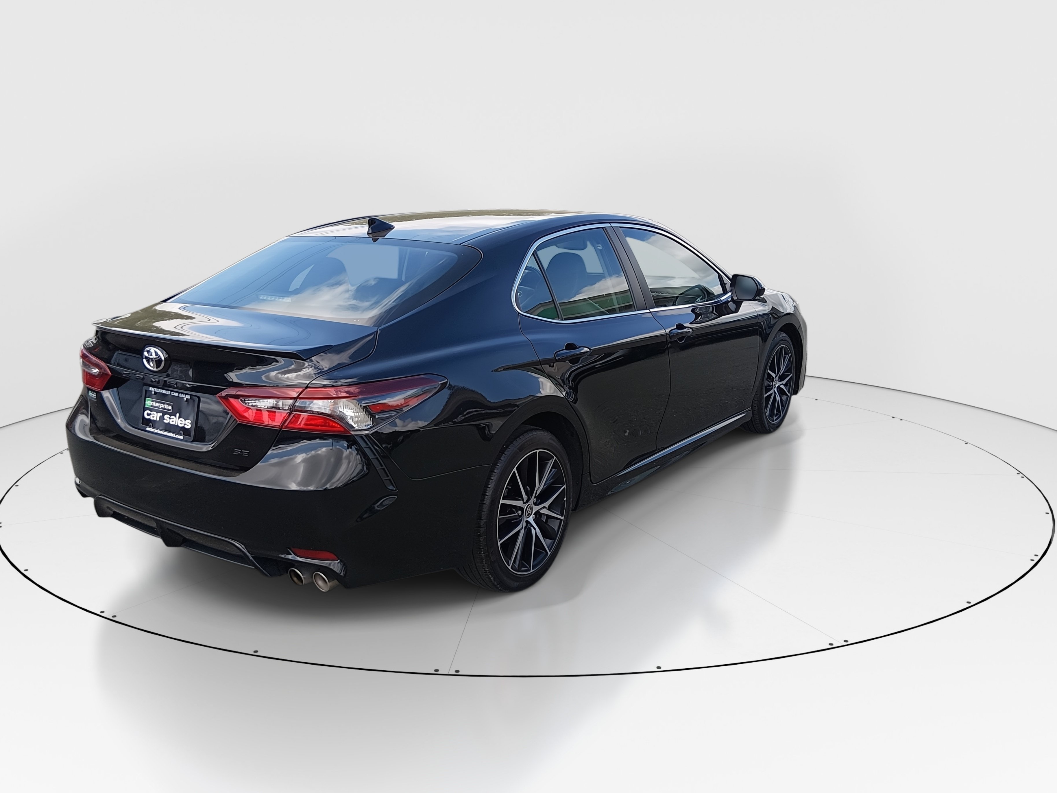 2024 Toyota Camry SE - Photo 7