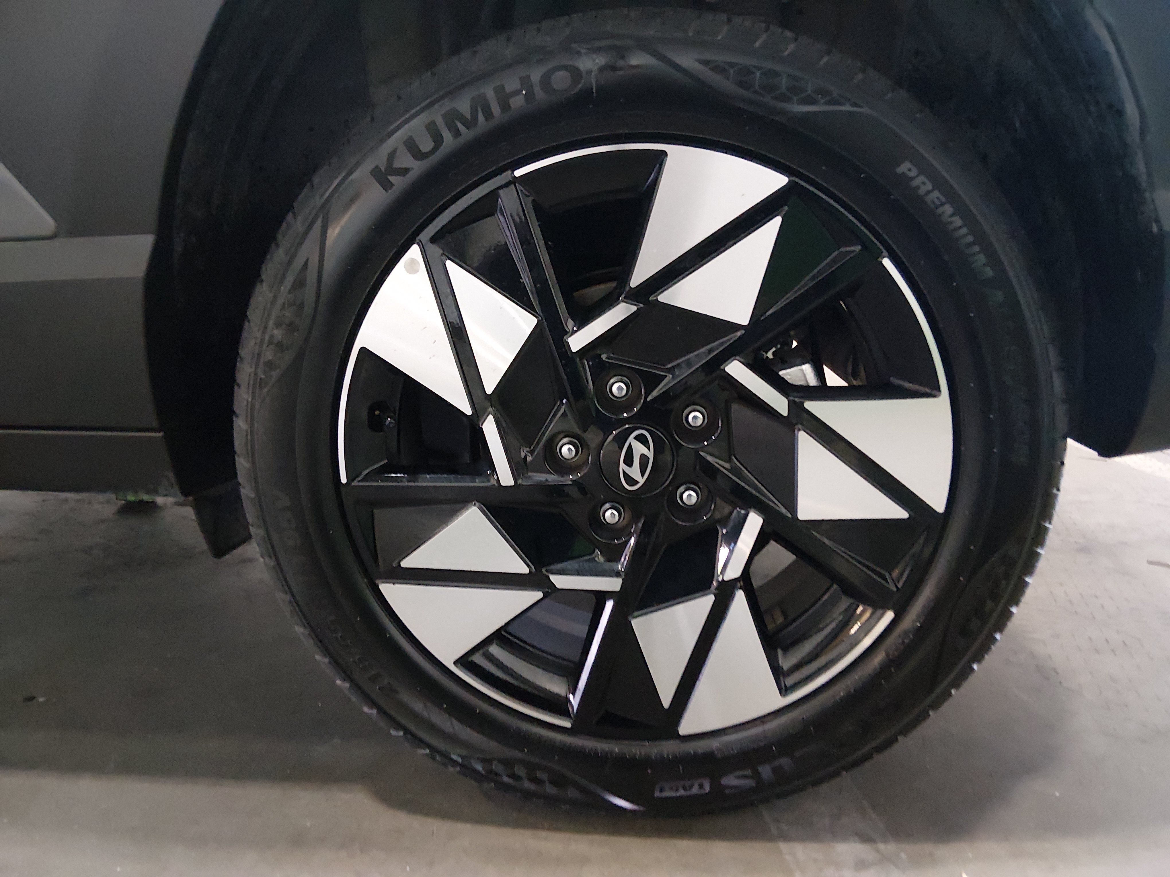 2025 Hyundai Kona SEL - Photo 10