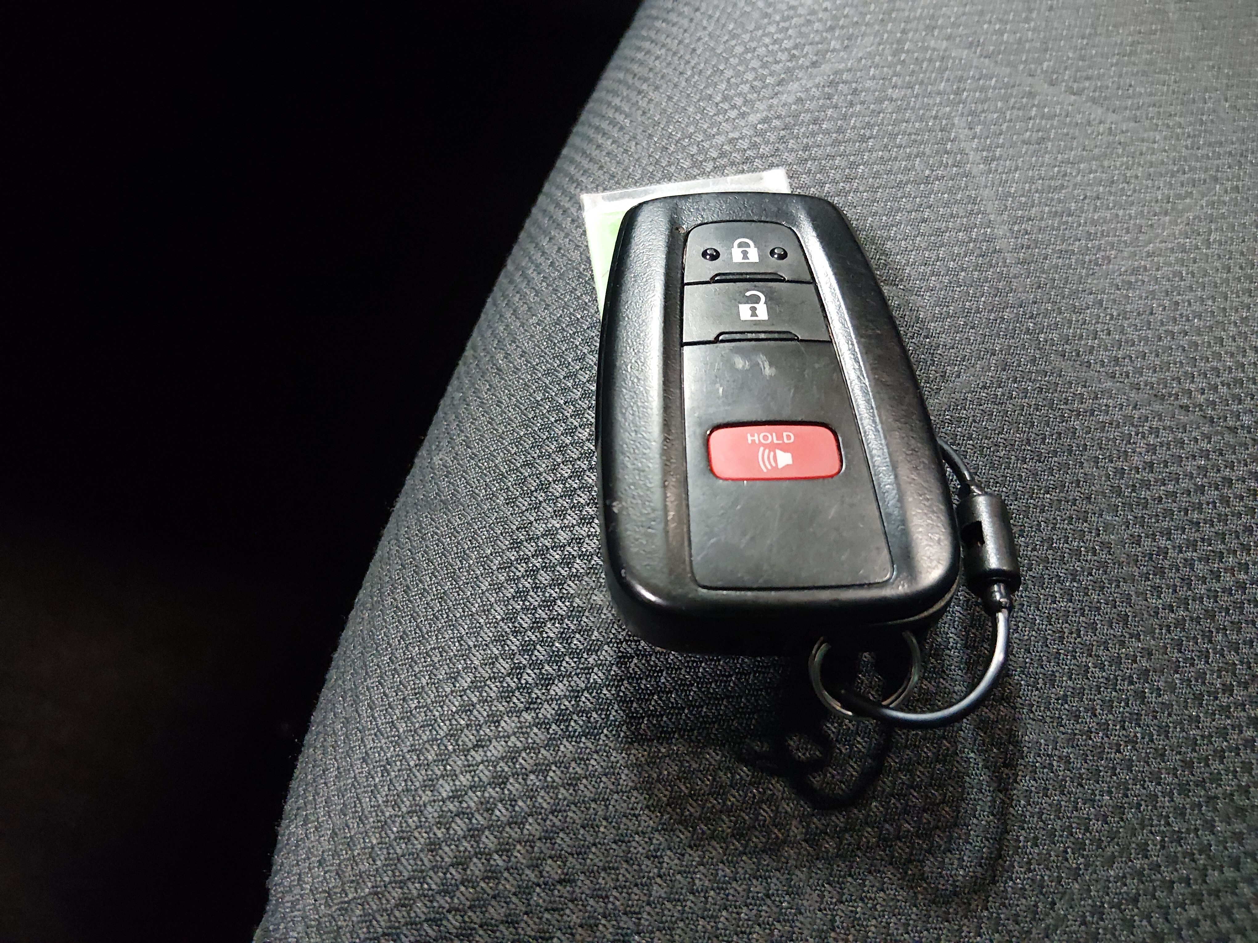 2025 Toyota RAV4 XLE - Photo 15