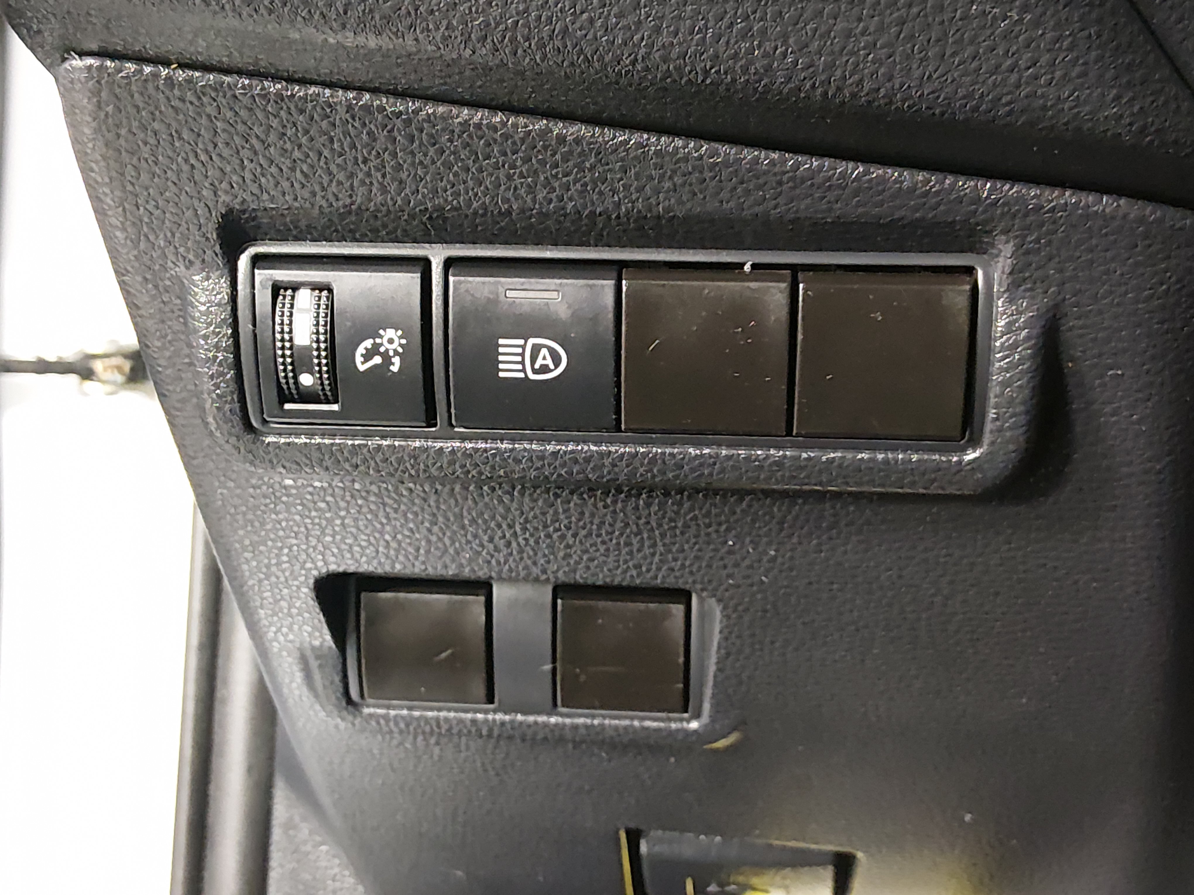 2024 Toyota Corolla Cross XLE - Photo 13