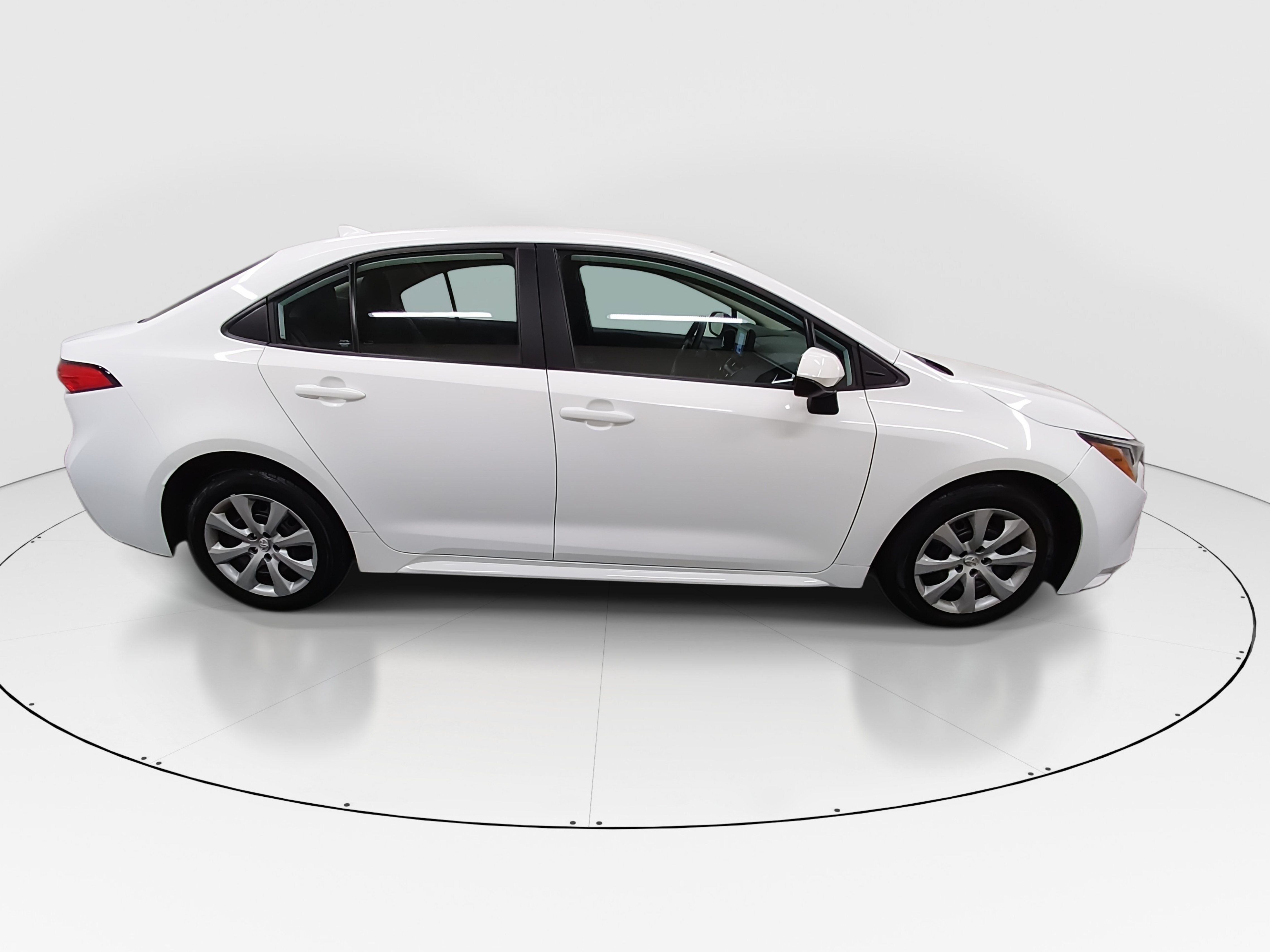 2024 Toyota Corolla LE - Photo 8