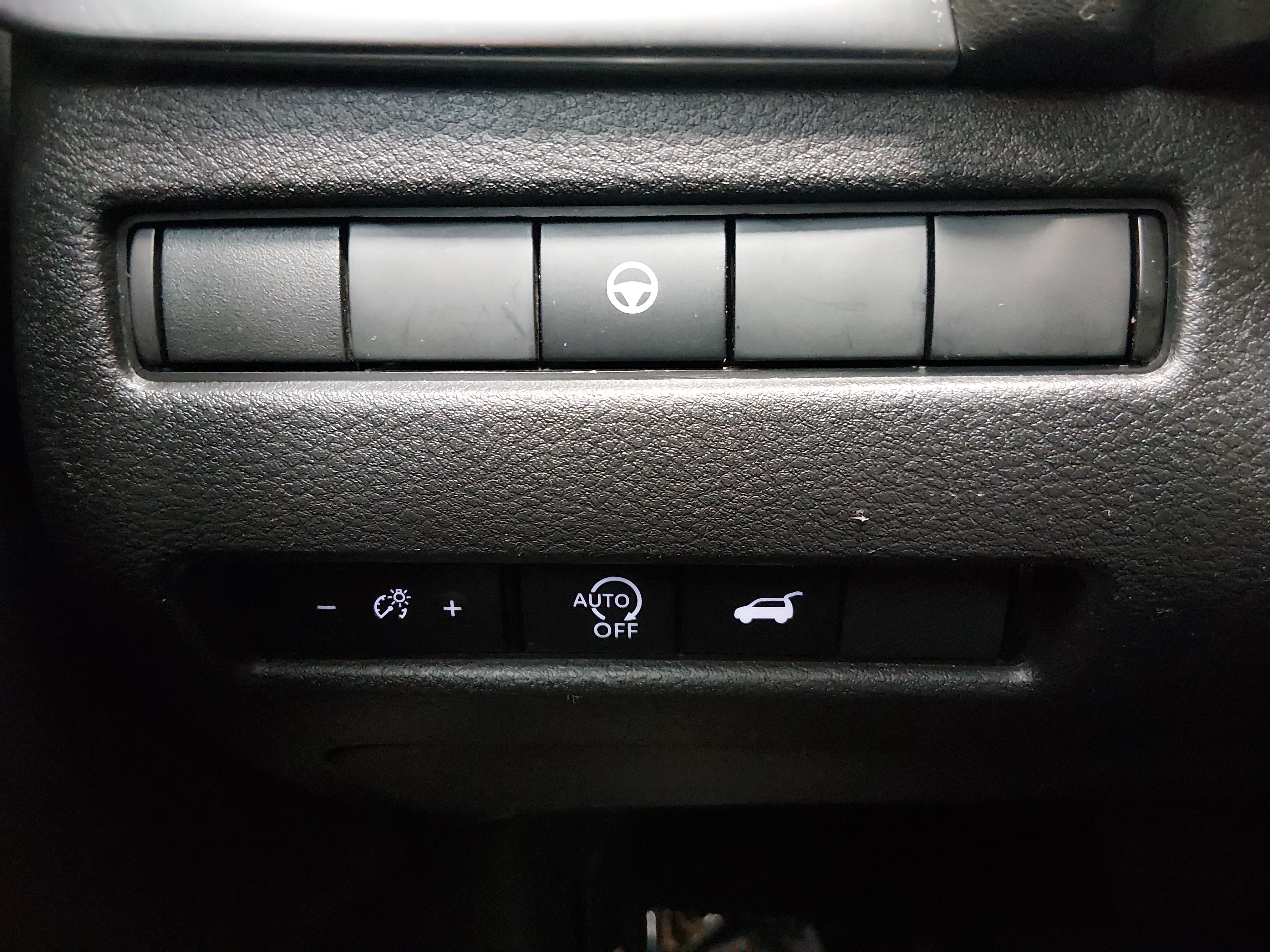 2024 Nissan Rogue SV - Photo 13