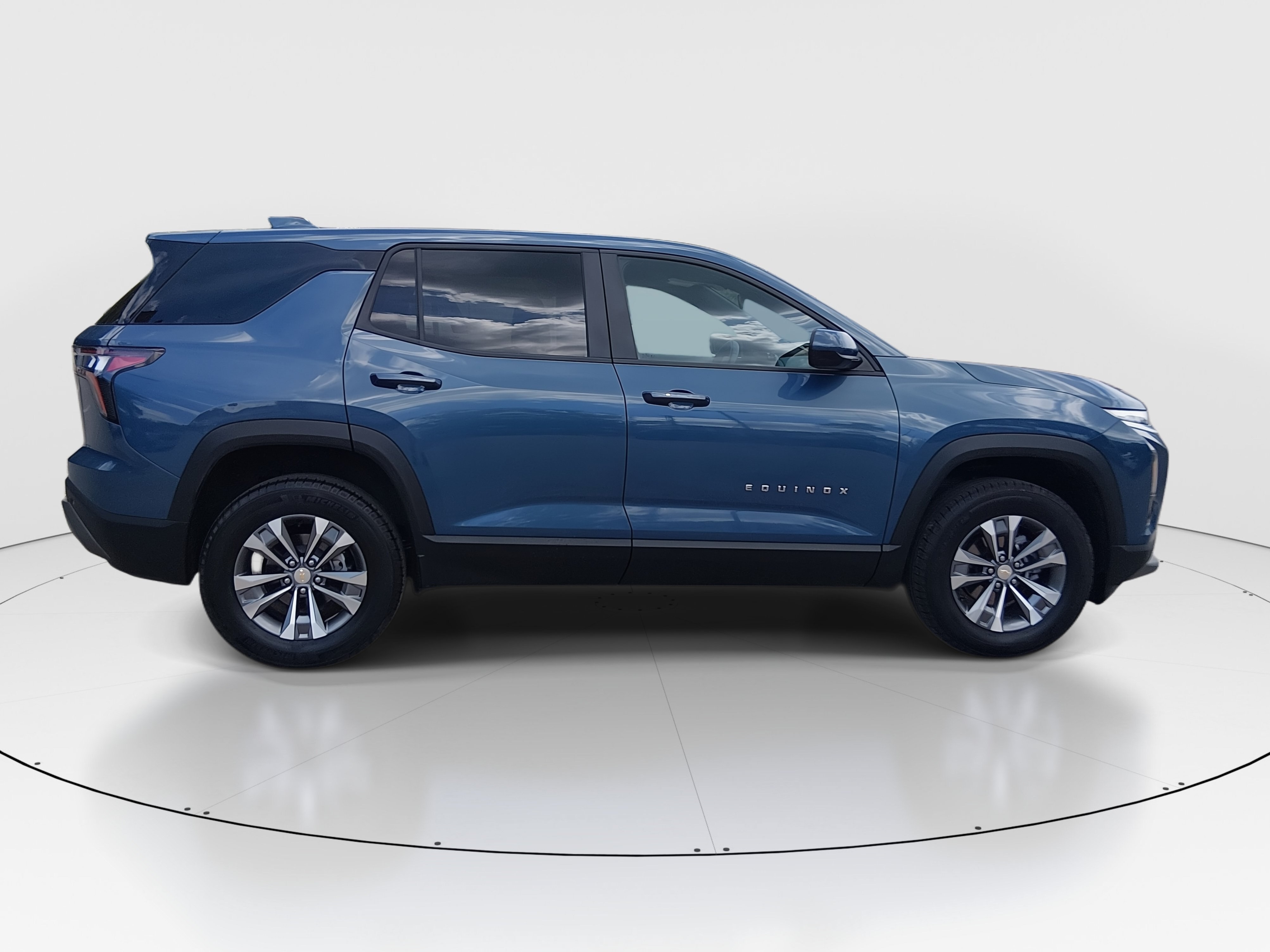 2026 Chevrolet Equinox LT - Photo 8