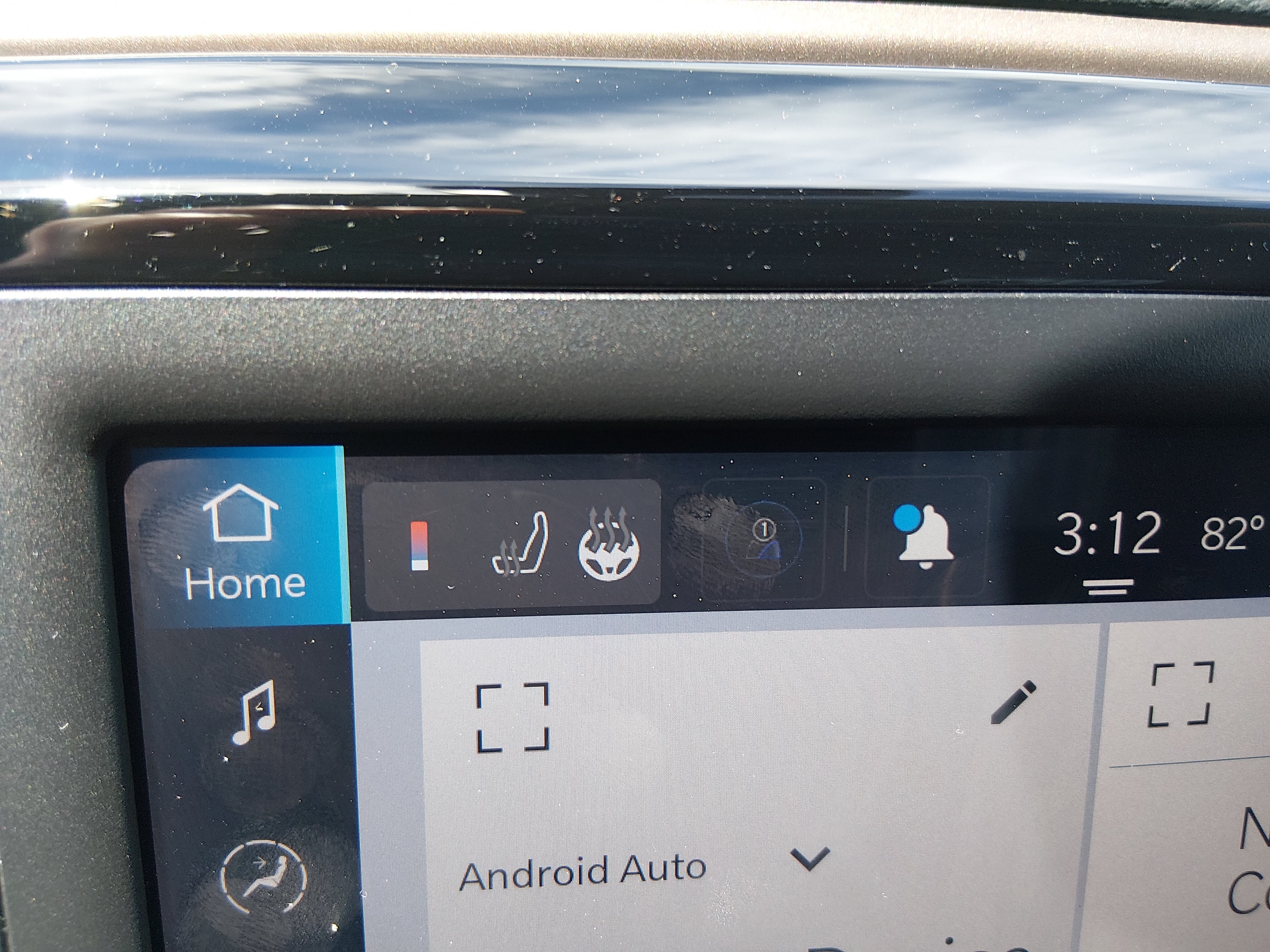 2023 Chrysler Voyager LX - Photo 18