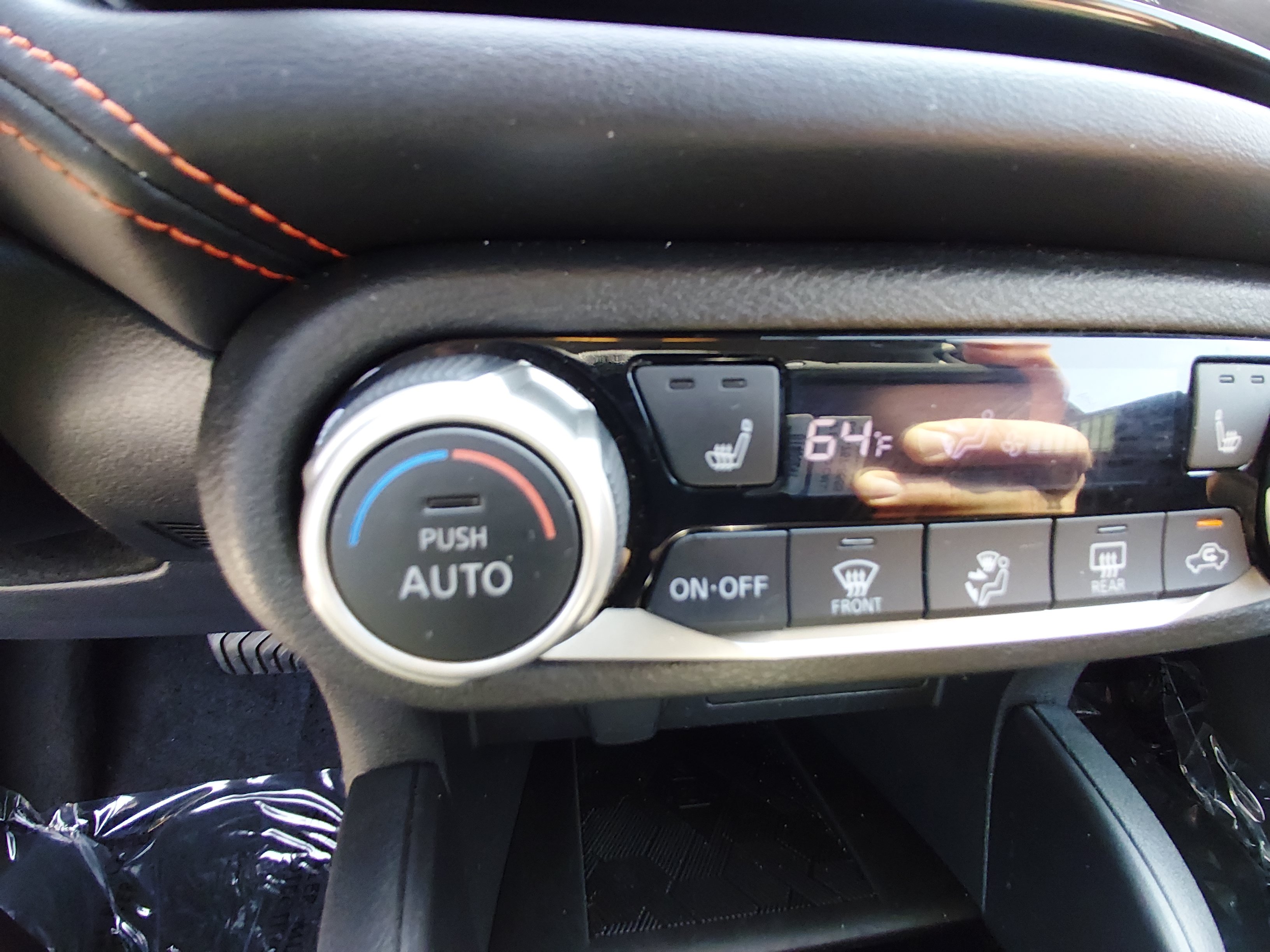2024 Nissan Versa Sedan SR - Photo 17