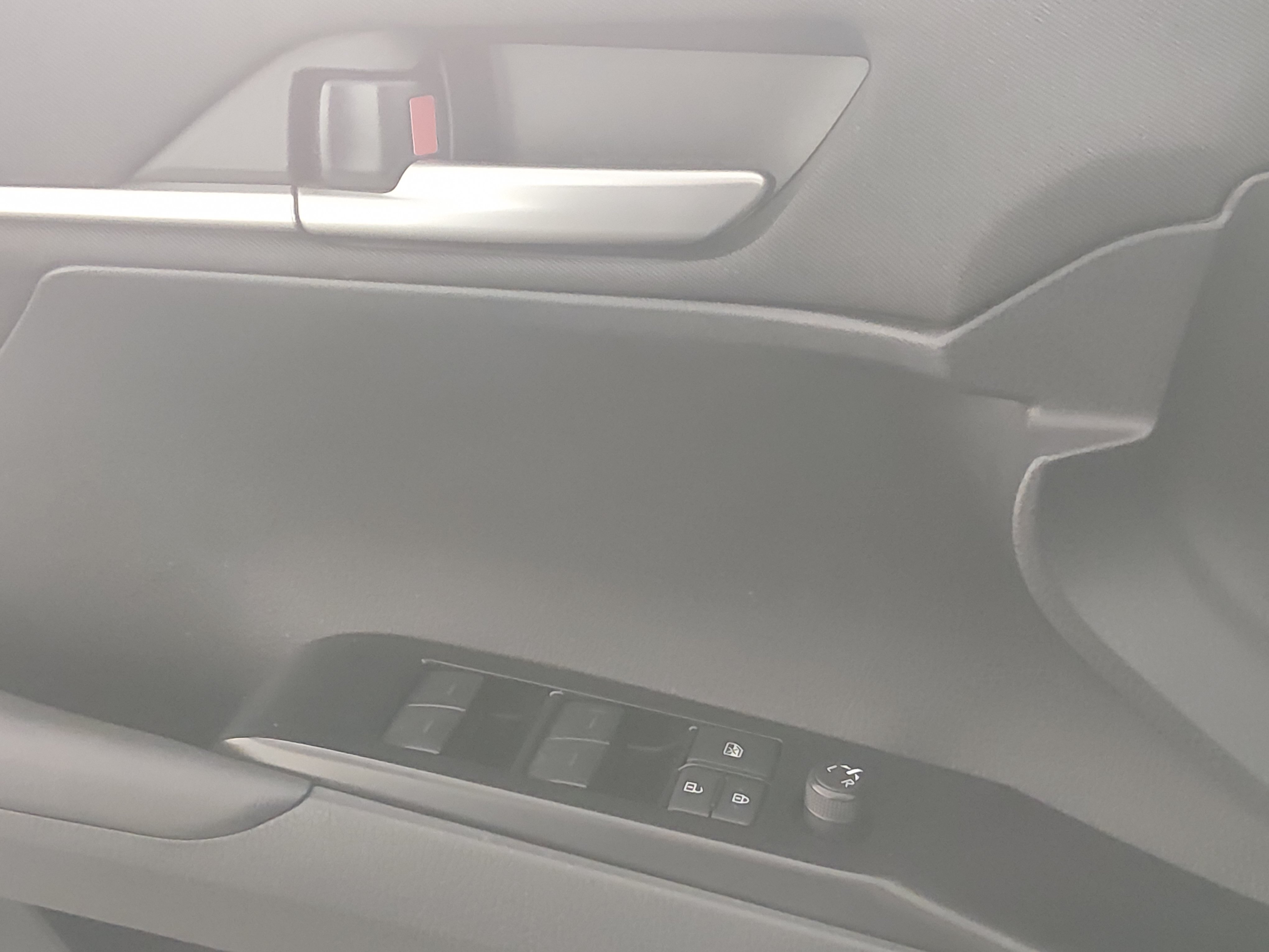 2025 Toyota Camry LE - Photo 17
