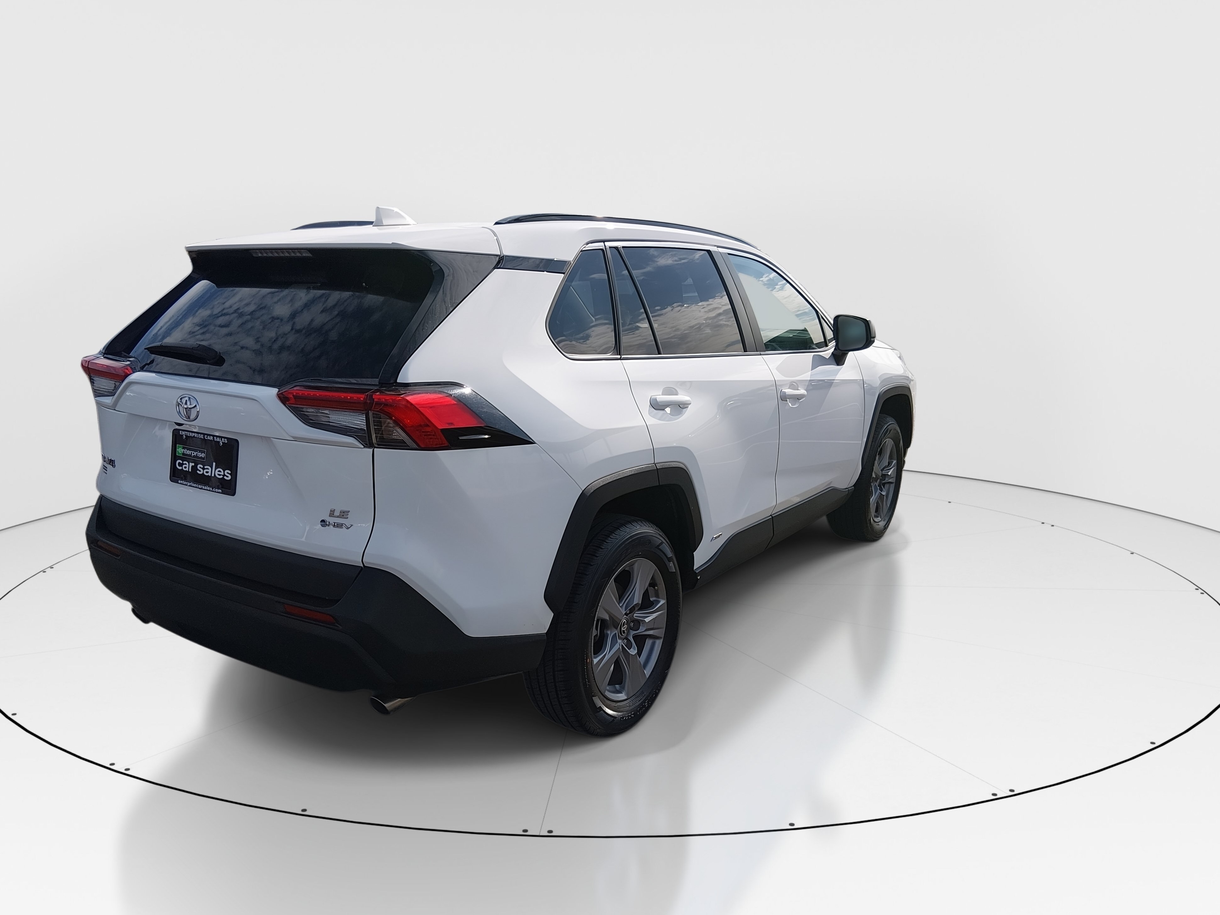 2025 Toyota RAV4 LE - Photo 7